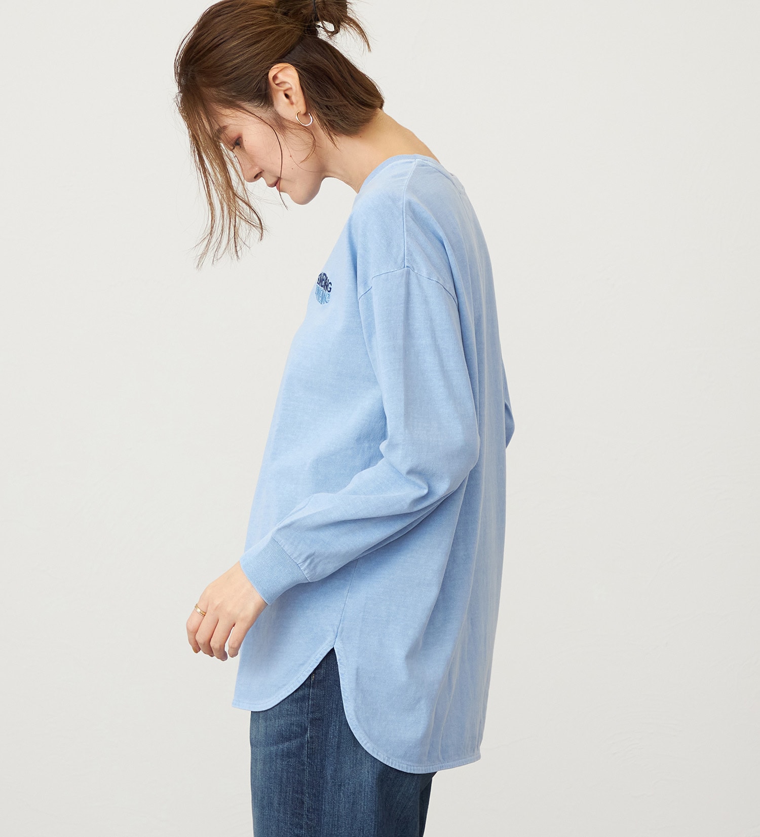 SOMETHING(サムシング)のSOMETHING　ラウンドヘム長袖Tシャツ/ロンT|トップス/Tシャツ/カットソー/レディース|ブルー