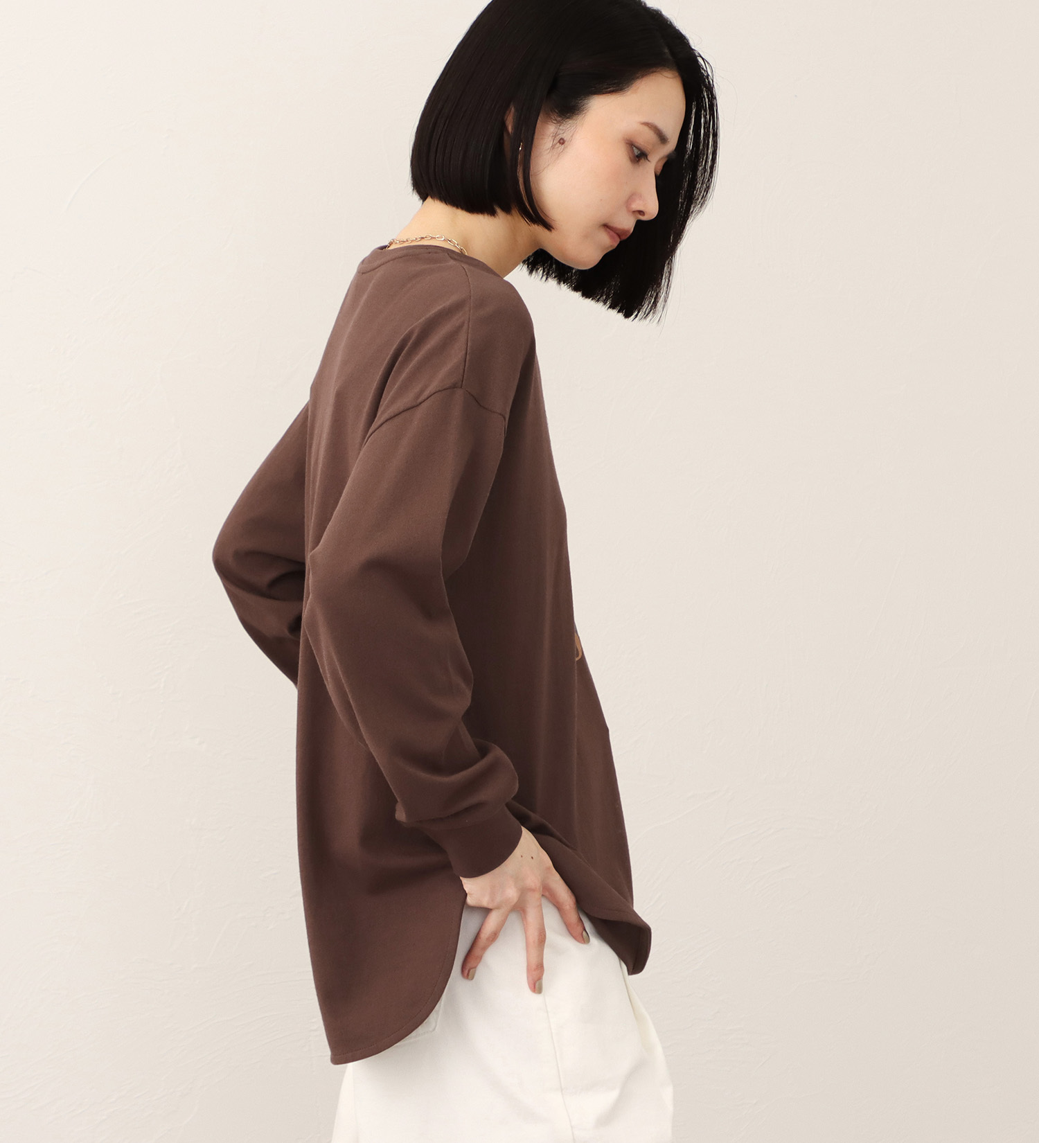 SOMETHING(サムシング)のSOMETHING ラウンドヘム長袖Tシャツ|トップス/Tシャツ/カットソー/レディース|ブラウン