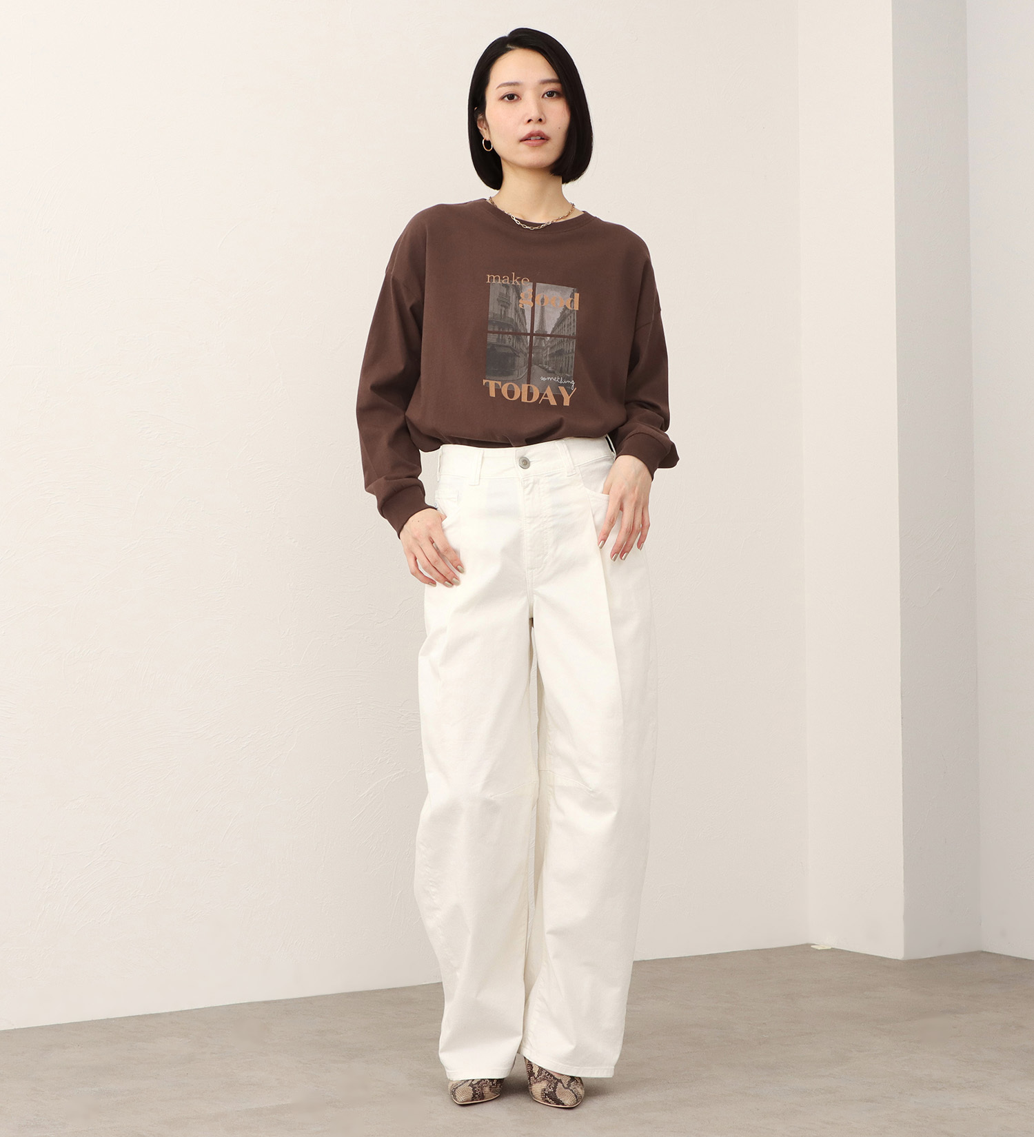 SOMETHING(サムシング)のSOMETHING ラウンドヘム長袖Tシャツ|トップス/Tシャツ/カットソー/レディース|ブラウン