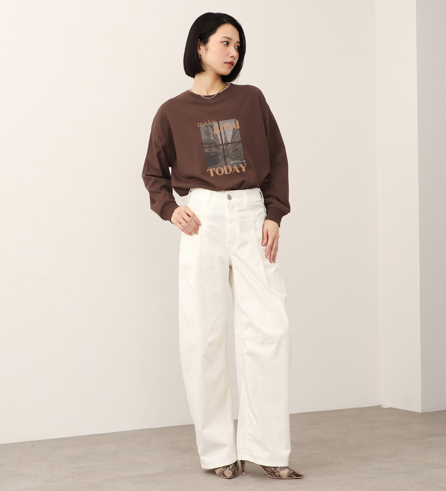 SOMETHING(サムシング)のSOMETHING ラウンドヘム長袖Tシャツ|トップス/Tシャツ/カットソー/レディース|ブラウン