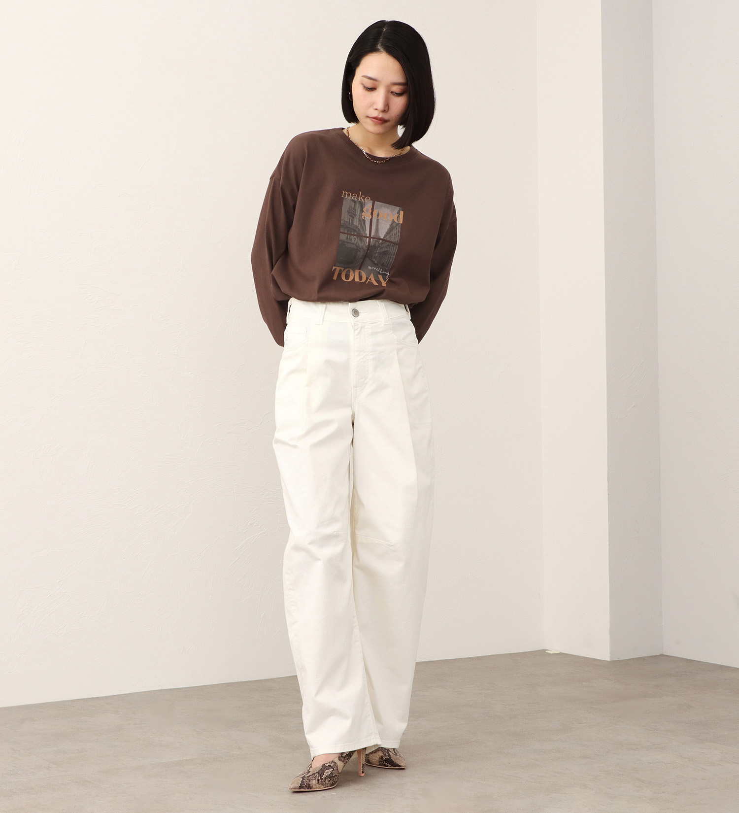 SOMETHING(サムシング)のSOMETHING ラウンドヘム長袖Tシャツ|トップス/Tシャツ/カットソー/レディース|ブラウン
