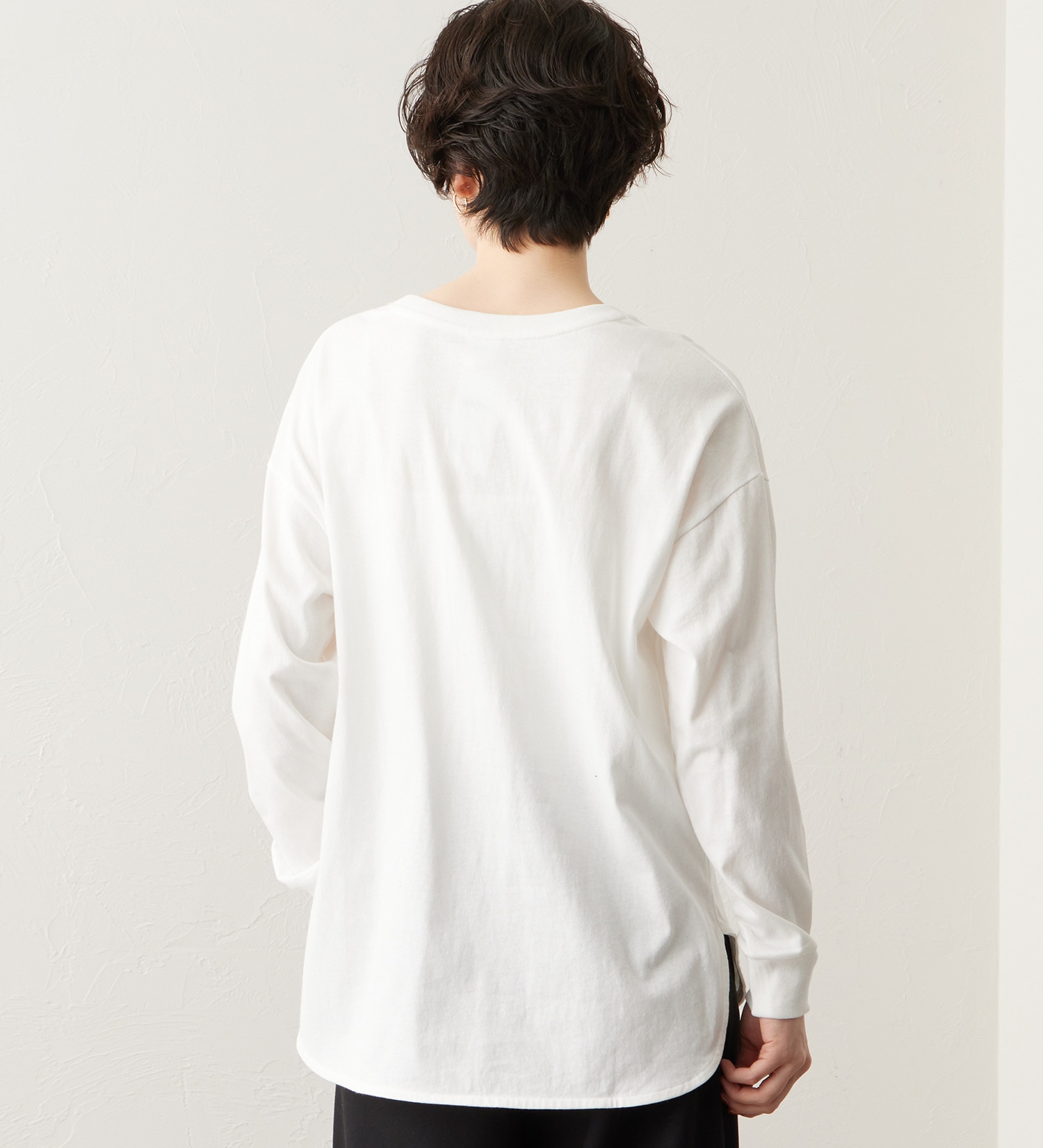 SOMETHING(サムシング)のSOMETHING ラウンドヘム長袖Tシャツ|トップス/Tシャツ/カットソー/レディース|ホワイト