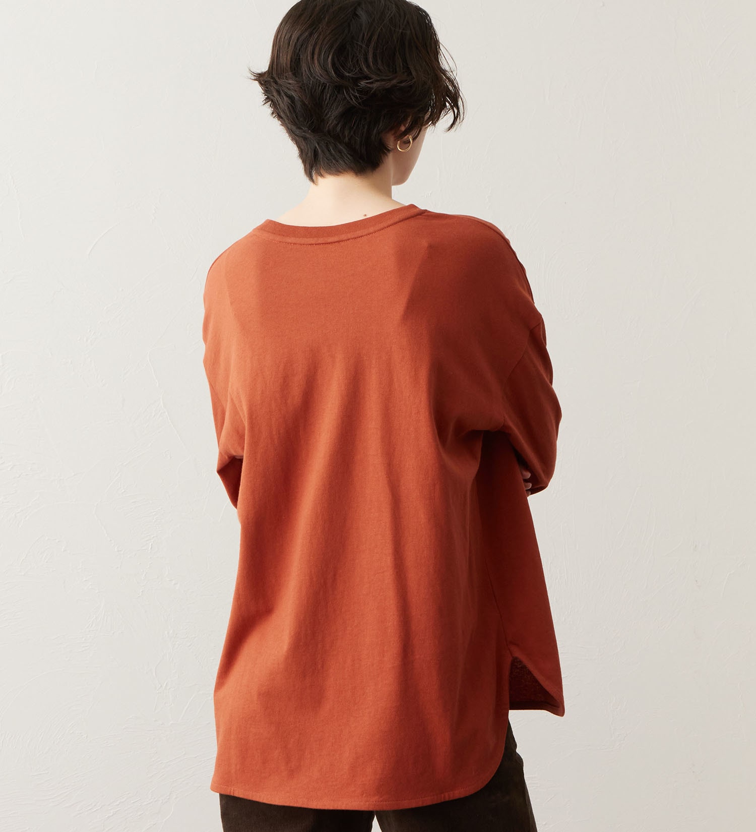 SOMETHING(サムシング)のSOMETHING ラウンドヘム長袖Tシャツ|トップス/Tシャツ/カットソー/レディース|イエロー系その他