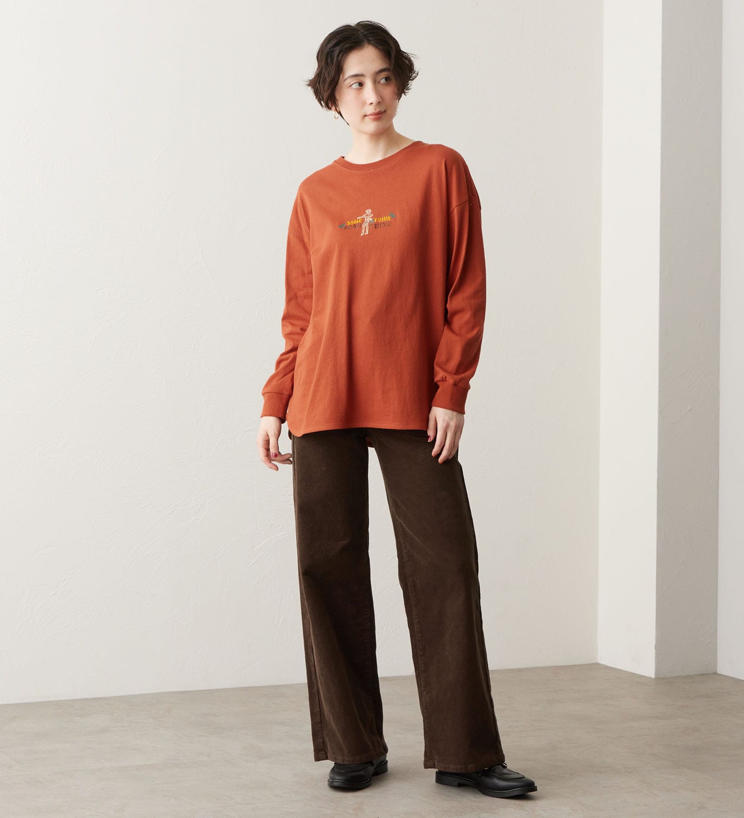 SOMETHING(サムシング)のSOMETHING ラウンドヘム長袖Tシャツ|トップス/Tシャツ/カットソー/レディース|イエロー系その他