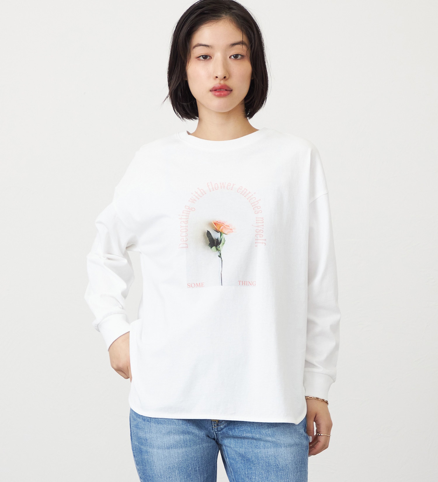 SOMETHING(サムシング)のSOMETHING　ラウンドヘム長袖Tシャツ/ロンT|トップス/Tシャツ/カットソー/レディース|ホワイト2