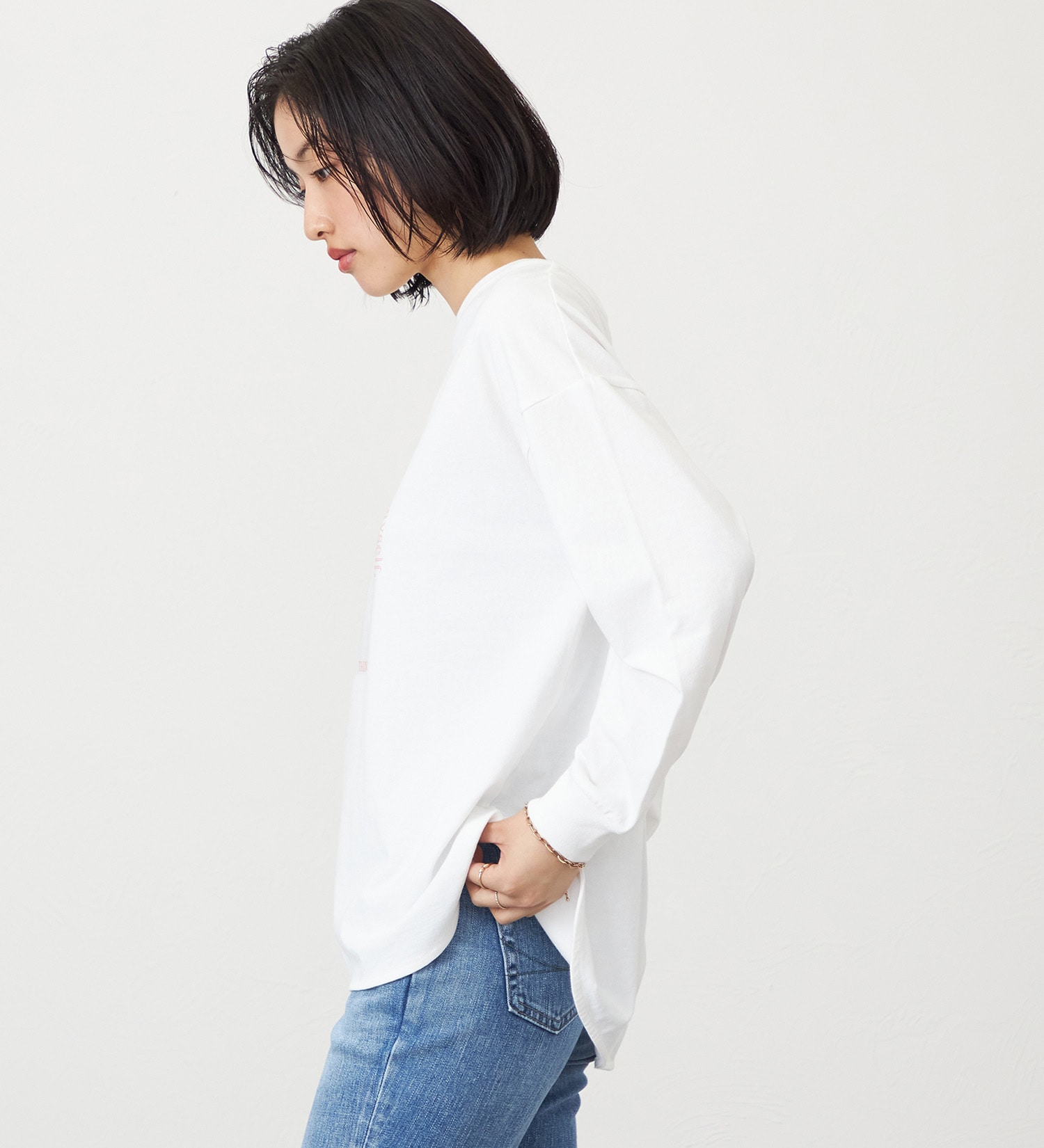 SOMETHING(サムシング)のSOMETHING　ラウンドヘム長袖Tシャツ/ロンT|トップス/Tシャツ/カットソー/レディース|ホワイト2