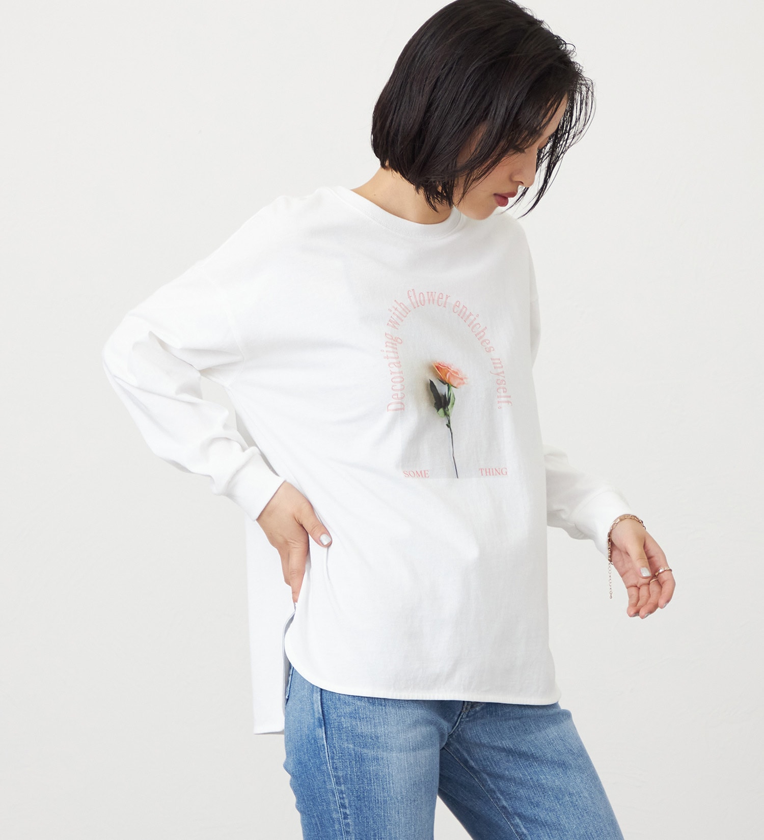 SOMETHING(サムシング)のSOMETHING　ラウンドヘム長袖Tシャツ/ロンT|トップス/Tシャツ/カットソー/レディース|ホワイト2