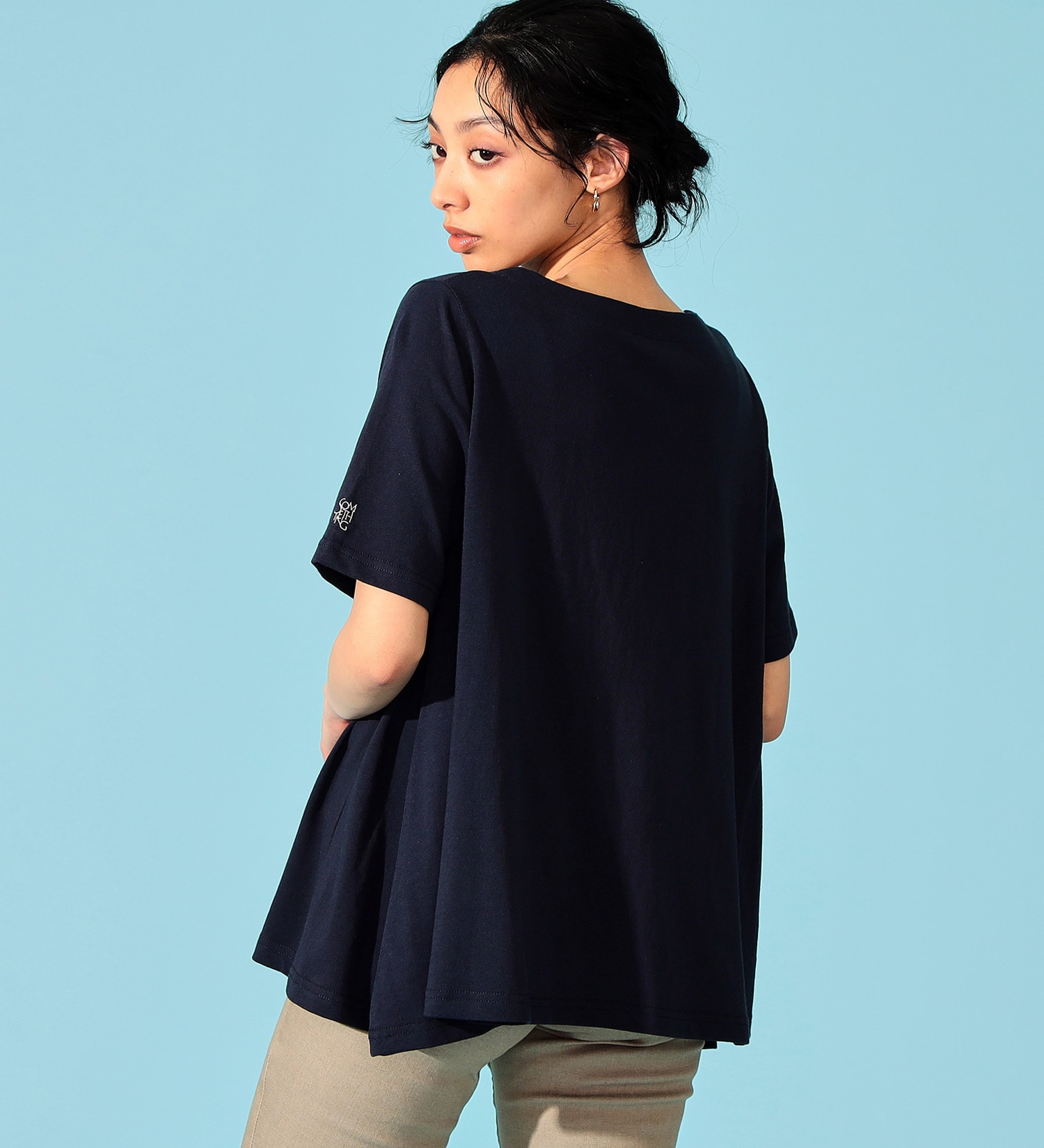 SOMETHING(サムシング)の【おまとめ割対象】SOMETHING フレアヘム半袖Tシャツ|トップス/Tシャツ/カットソー/レディース|ネイビー