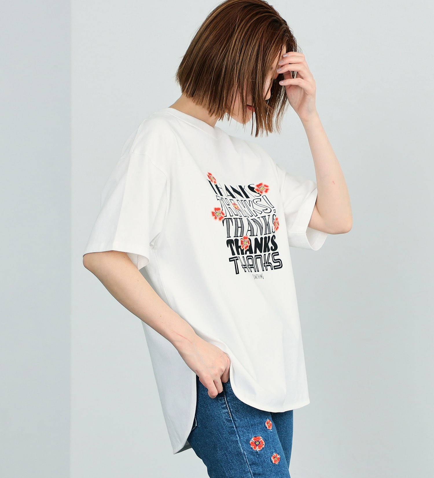 SOMETHING(サムシング)のSOMETHING POPPY 刺繍半袖Tシャツ|トップス/Tシャツ/カットソー/レディース|ホワイト