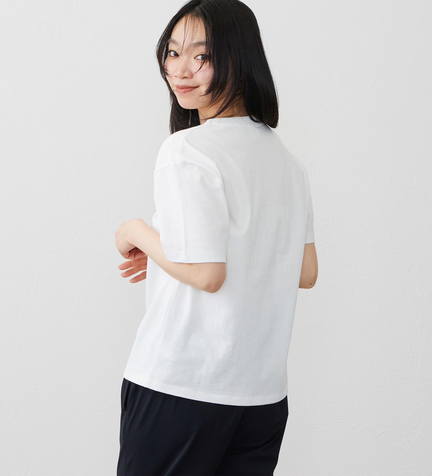 SOMETHING(サムシング)のSOMETHING 刺繍半袖Tシャツ|トップス/Tシャツ/カットソー/レディース|ホワイト