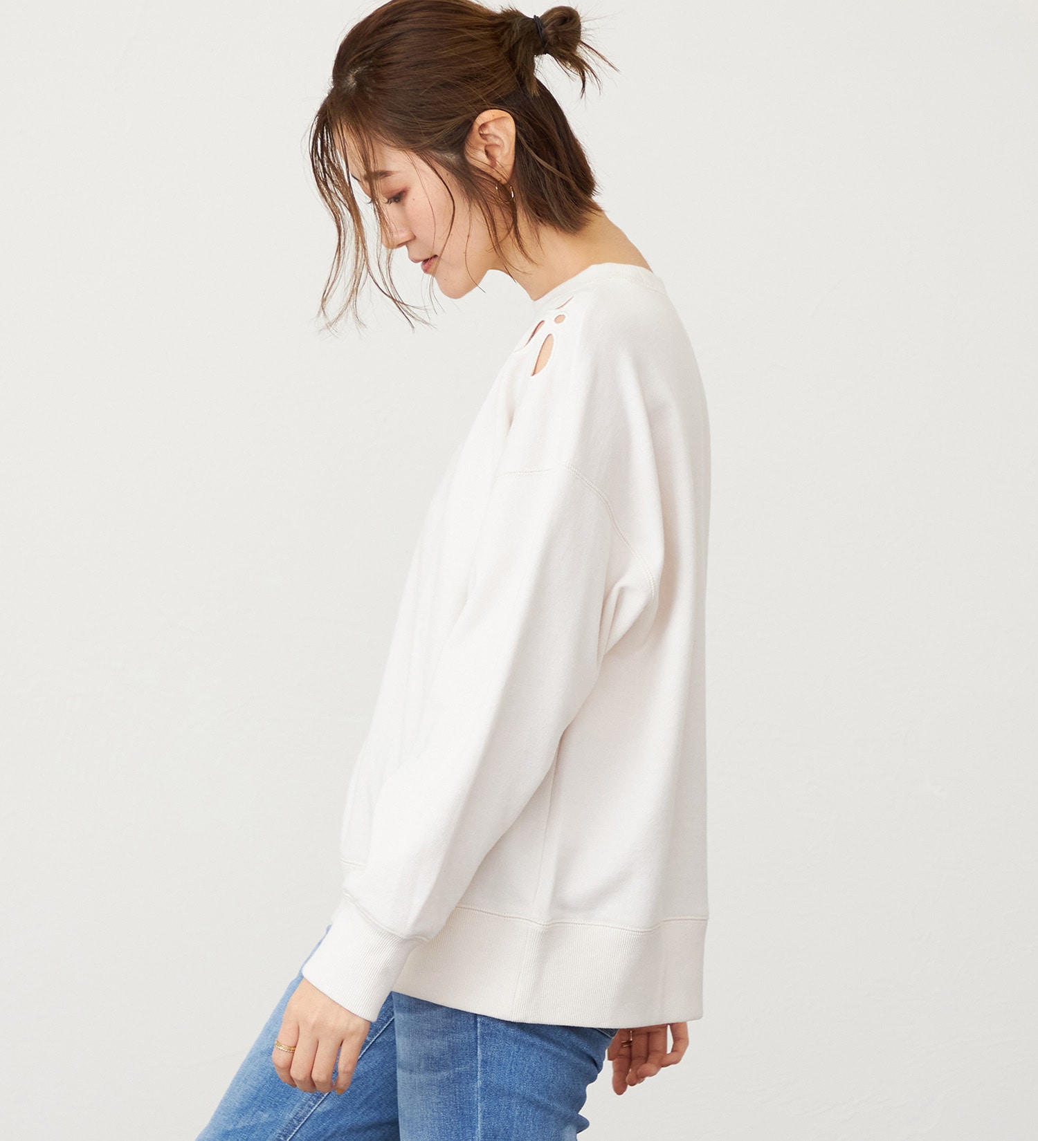 SOMETHING(サムシング)のSOMETHING フラワースウェット|トップス/スウェット/レディース|アイボリー