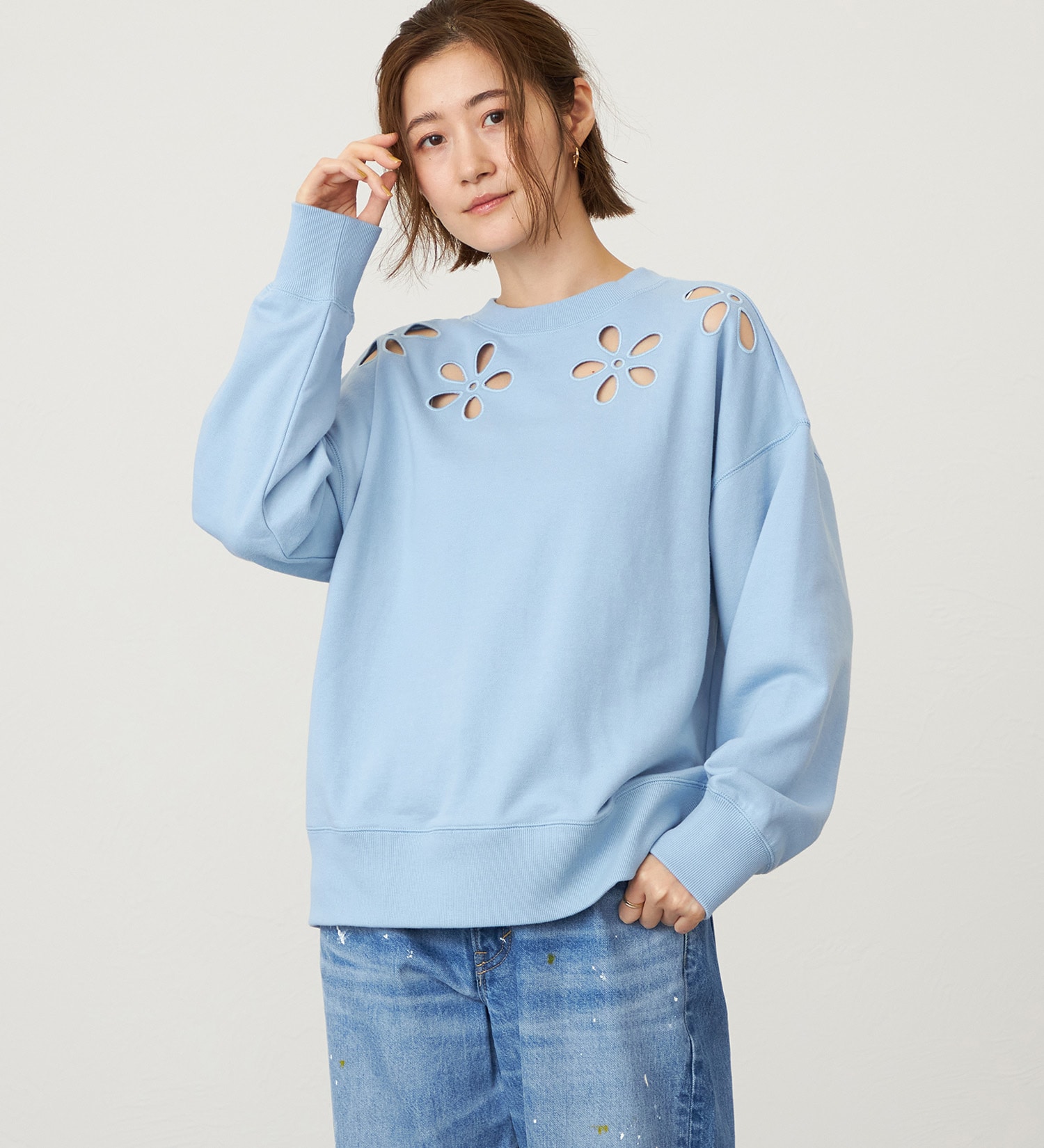 SOMETHING(サムシング)のSOMETHING フラワースウェット|トップス/スウェット/レディース|ライトブルー