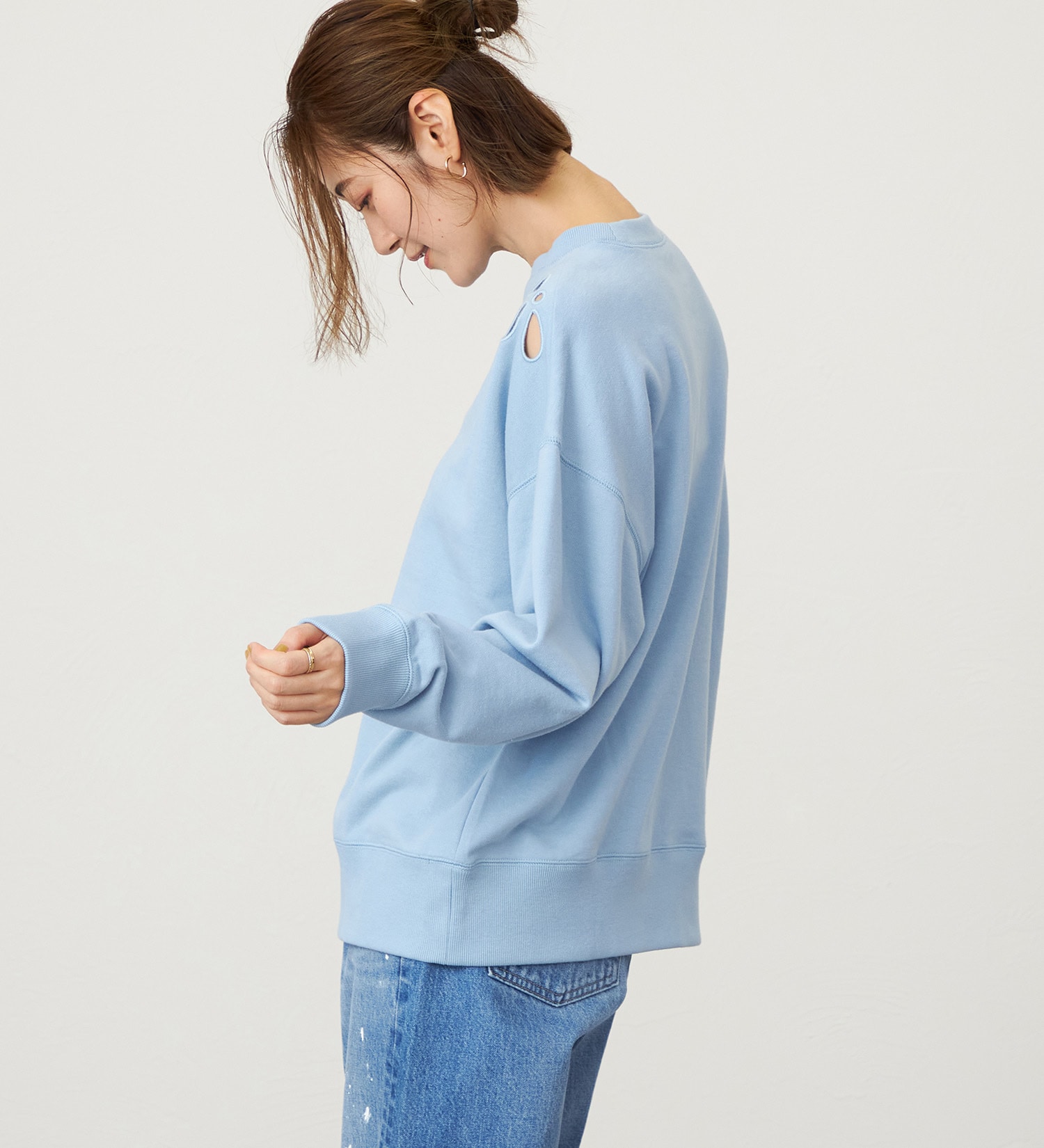 SOMETHING(サムシング)のSOMETHING フラワースウェット|トップス/スウェット/レディース|ライトブルー