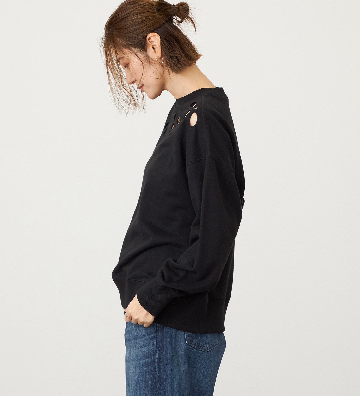 SOMETHING(サムシング)のSOMETHING フラワースウェット|トップス/スウェット/レディース|ブラック