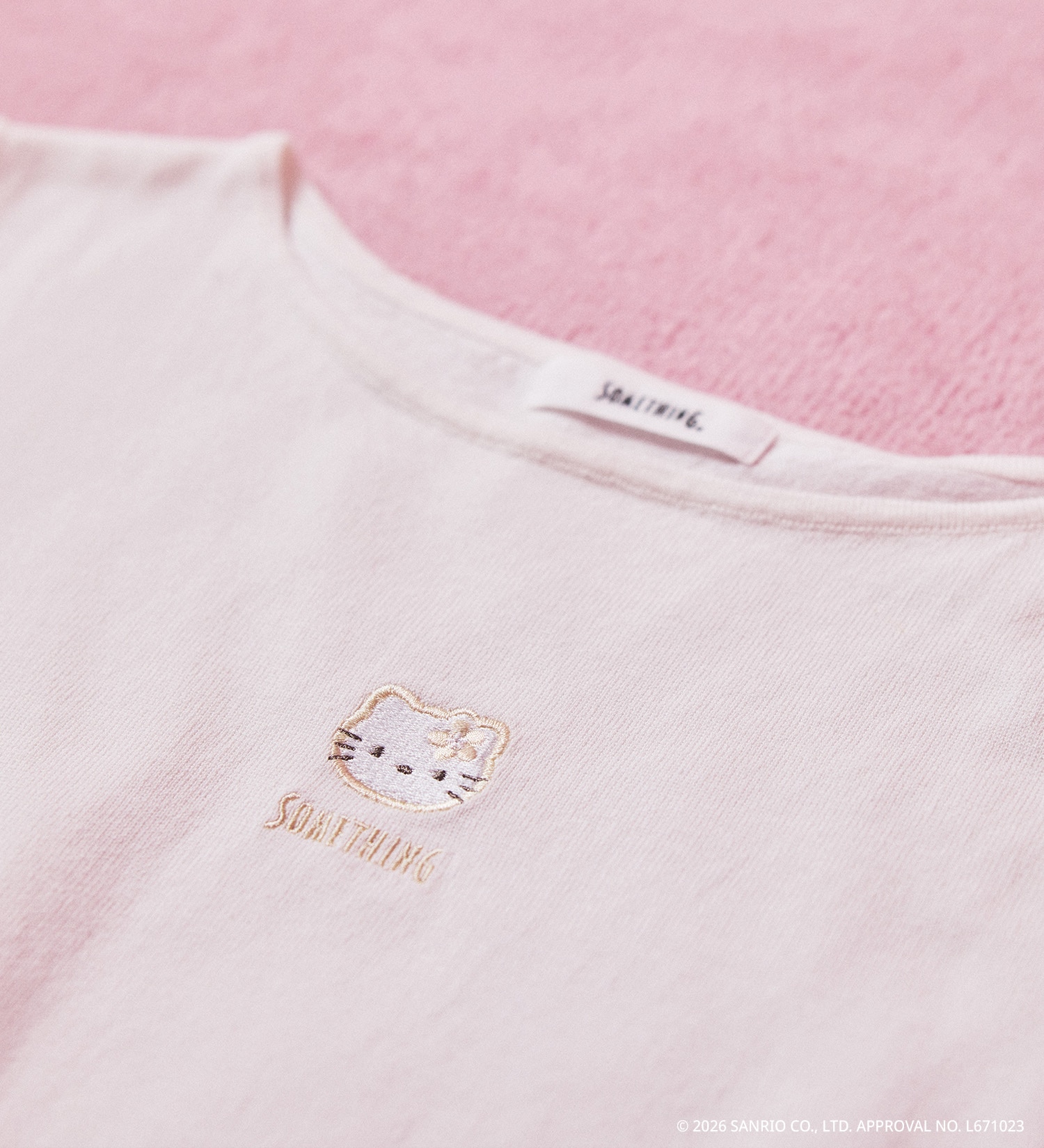 SOMETHING(サムシング)のSOMETHING×HELLO KITTY EMBROIDERY KNIT|トップス/その他トップス/レディース|ホワイト