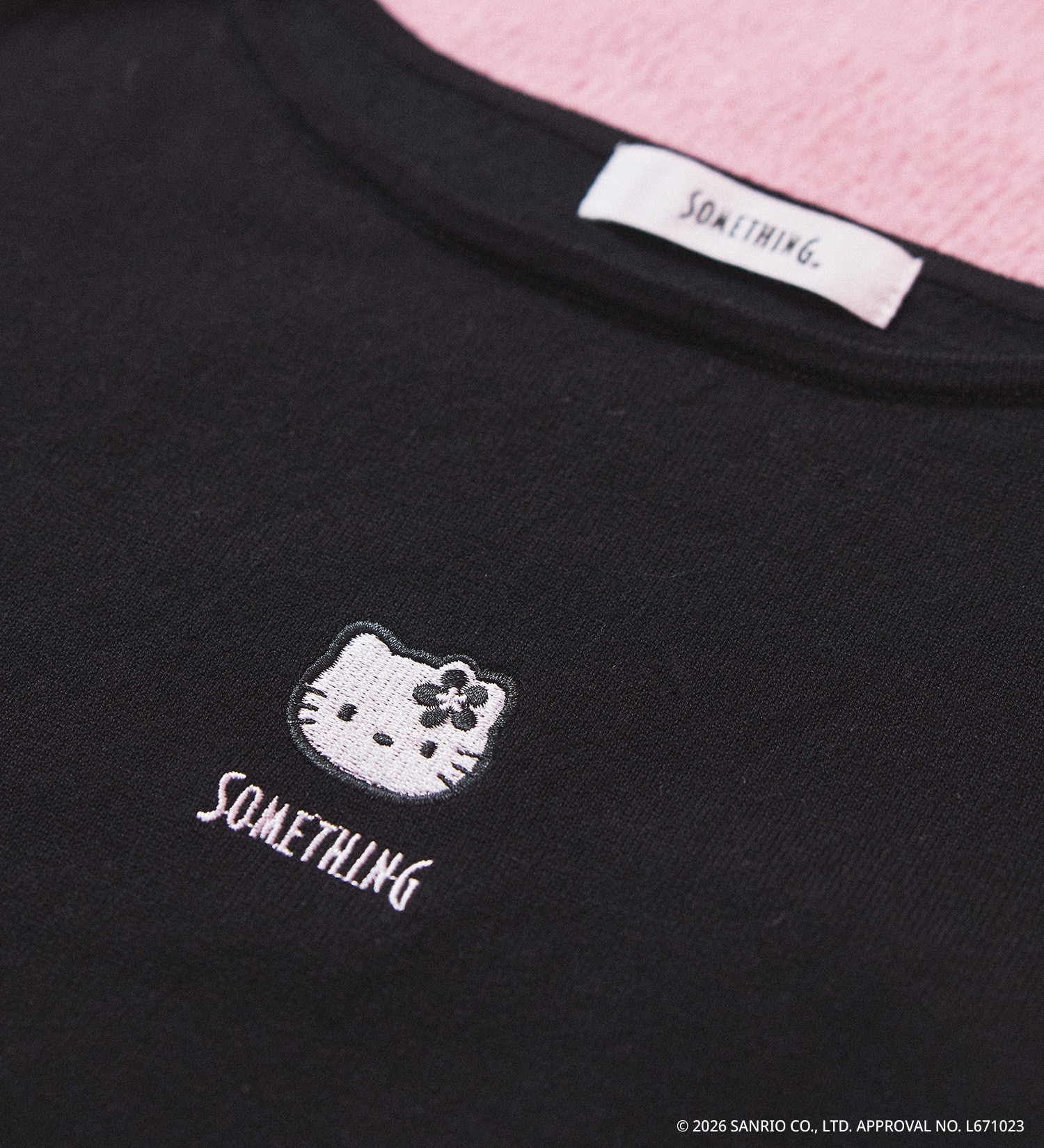 SOMETHING(サムシング)のSOMETHING×HELLO KITTY EMBROIDERY KNIT|トップス/その他トップス/レディース|ブラック