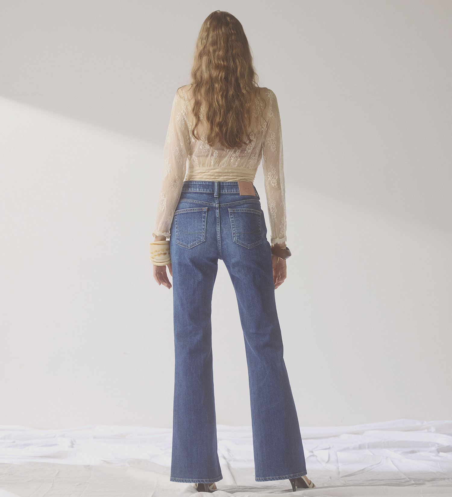 SOMETHING(サムシング)のSOMETHING LISA NOUVEAU FLARE/フレアデニムパンツ|パンツ/デニム/ジーンズパンツ/レディース|中色ブルー