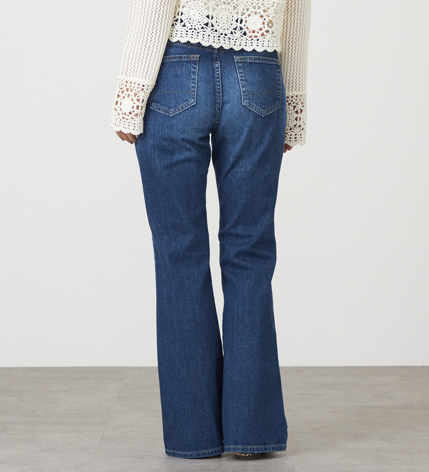 SOMETHING(サムシング)のSOMETHING LISA NOUVEAU FLARE/フレアデニムパンツ|パンツ/デニム/ジーンズパンツ/レディース|中色ブルー