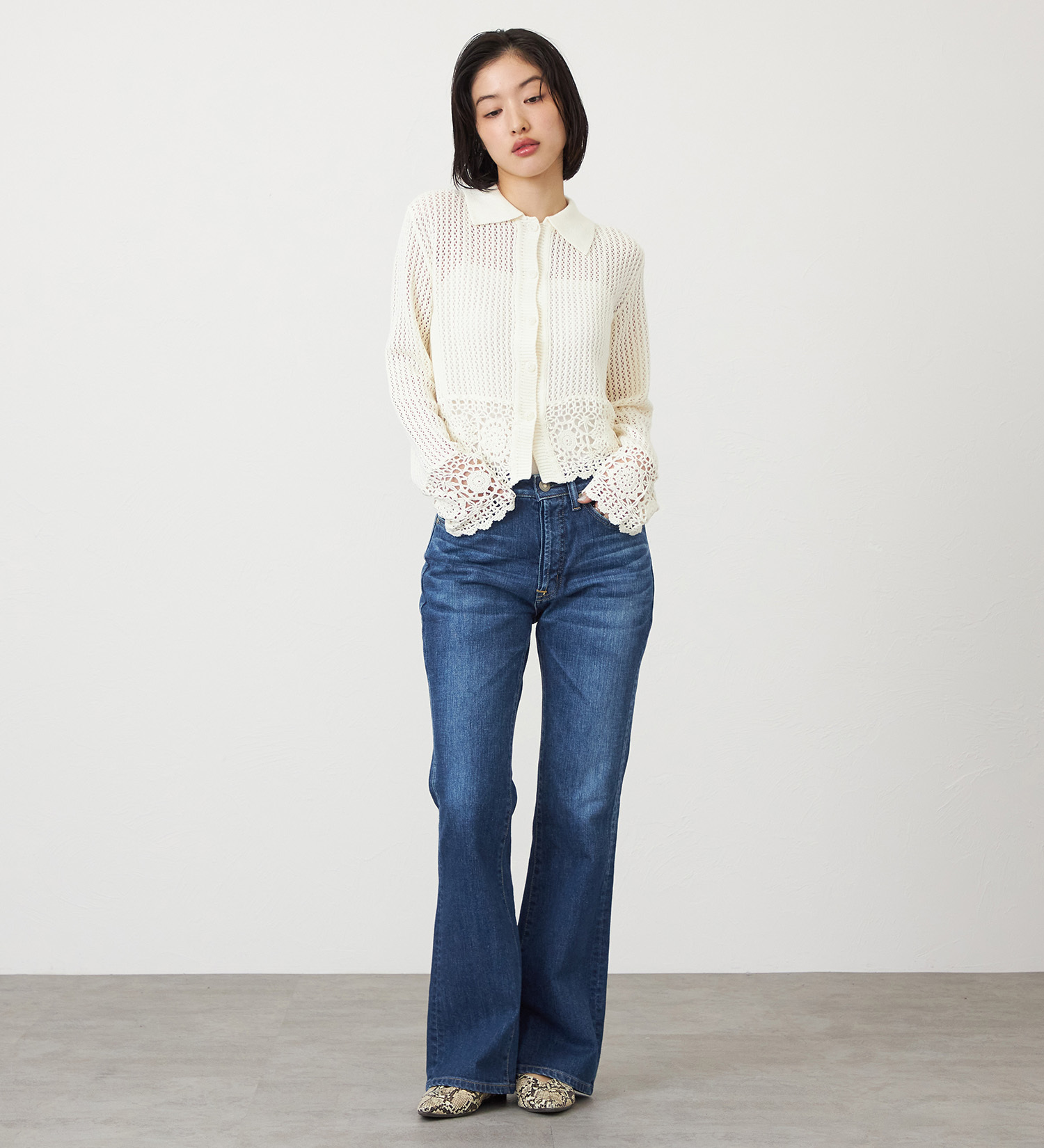 SOMETHING(サムシング)のSOMETHING LISA NOUVEAU FLARE/フレアデニムパンツ|パンツ/デニム/ジーンズパンツ/レディース|中色ブルー