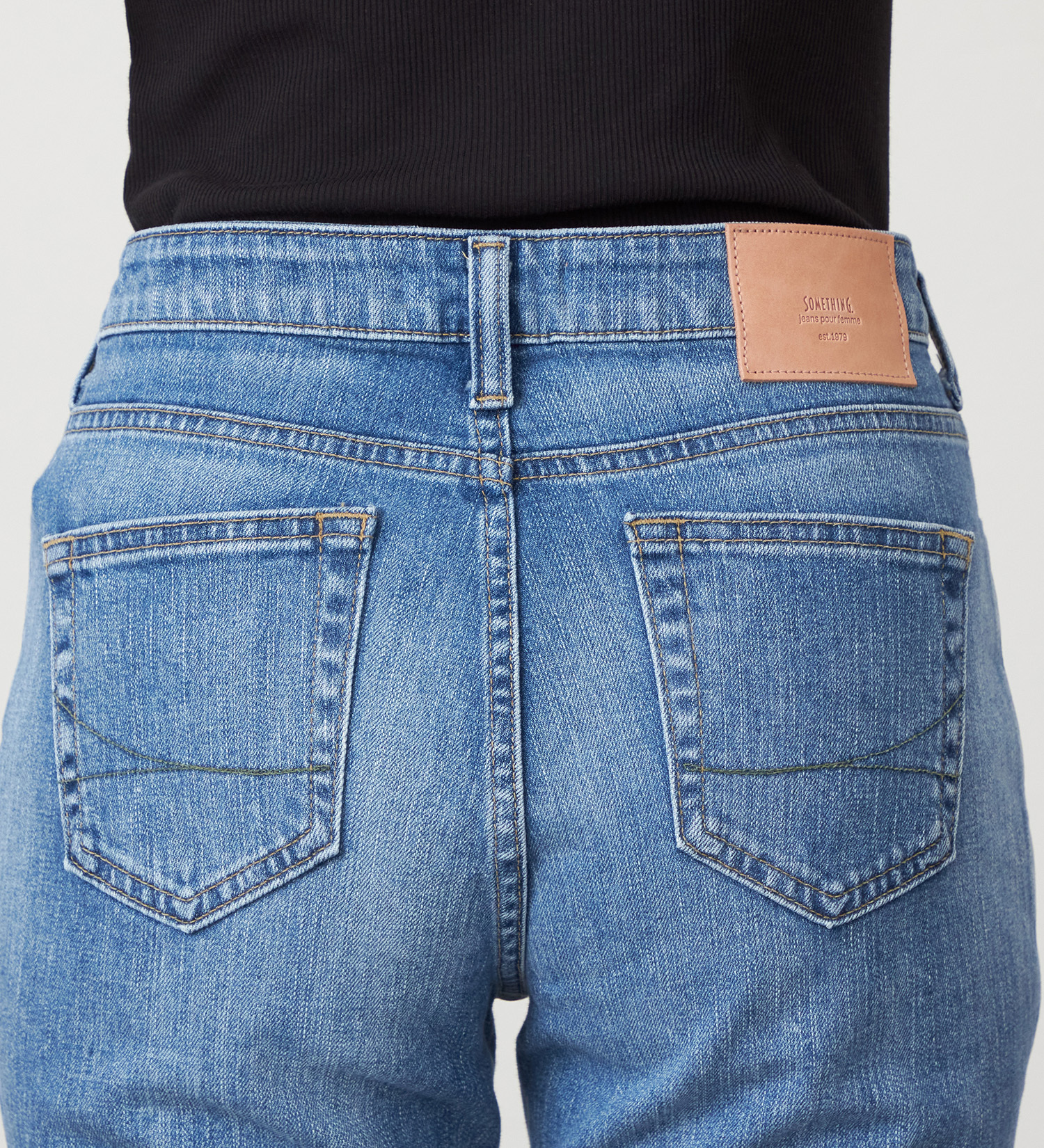 SOMETHING(サムシング)のSOMETHING  LISA NOUVEAU FLARE/フレアデニムパンツ|パンツ/デニム/ジーンズパンツ/レディース|淡色ブルー