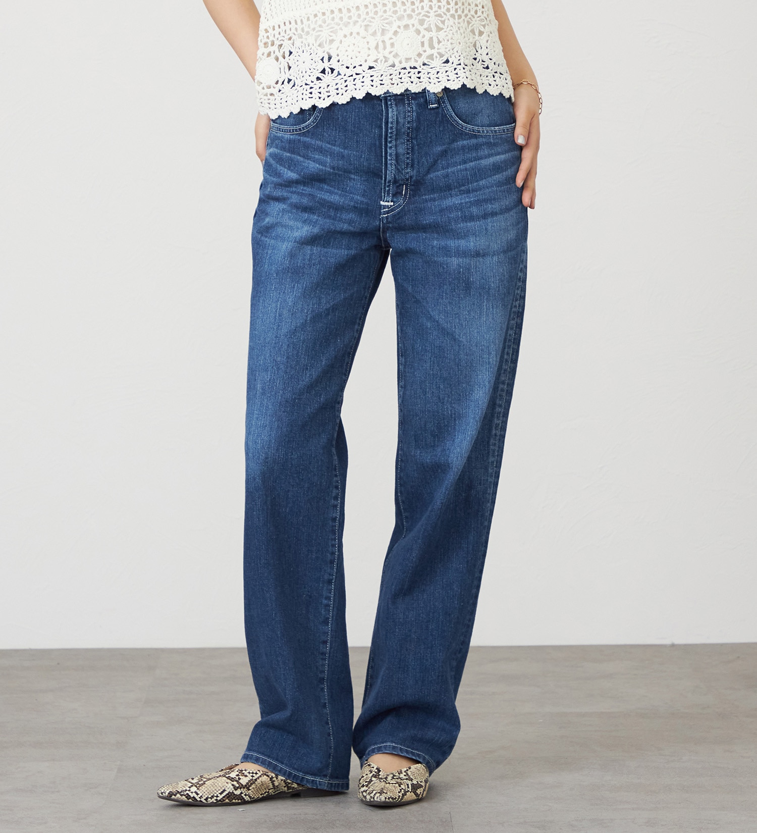 SOMETHING(サムシング)のSOMETHING ELSA NOUVEAU STRAIGHT/ストレートデニムパンツ|パンツ/デニム/ジーンズパンツ/レディース|中色ブルー