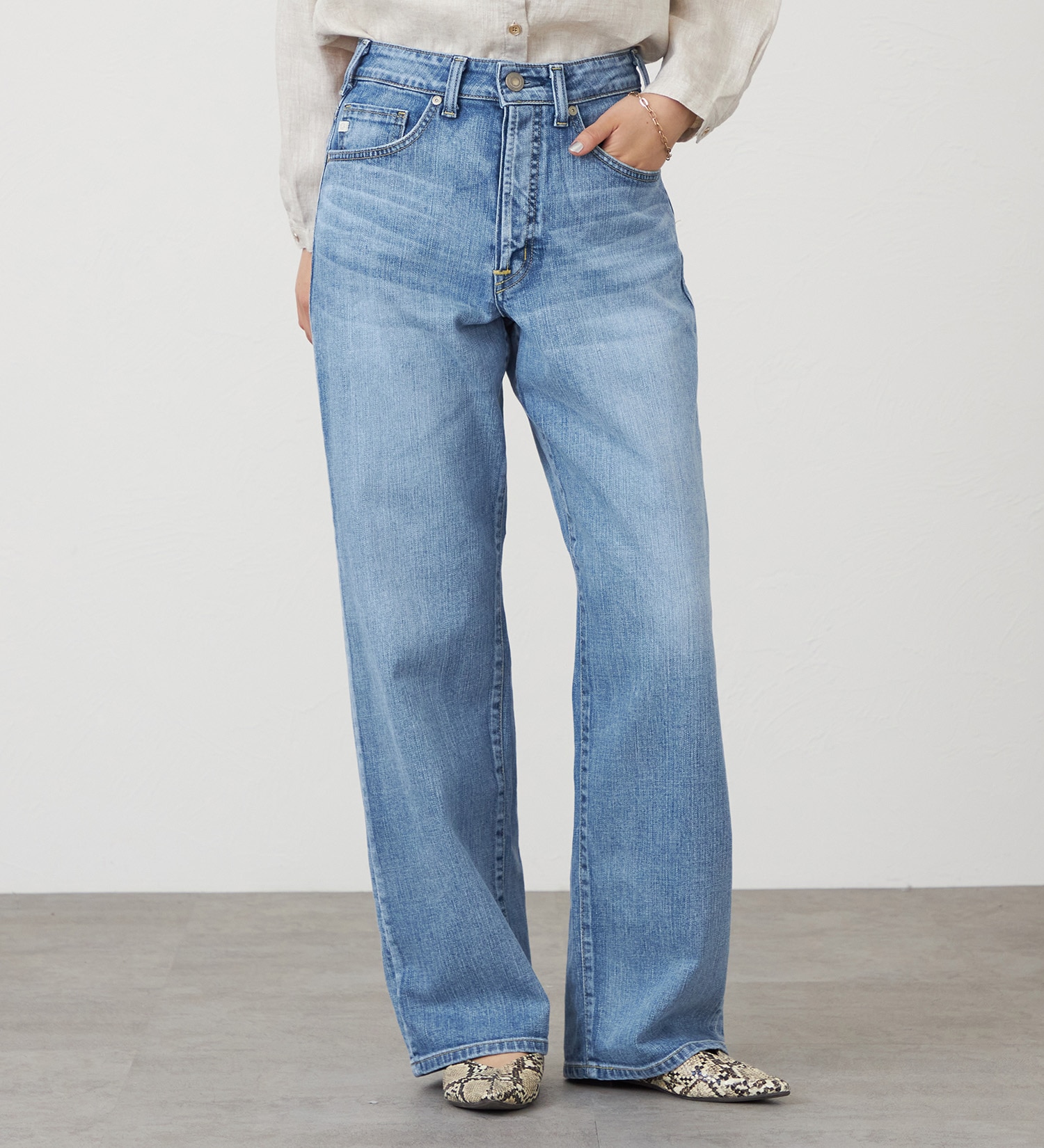 SOMETHING(サムシング)のSOMETHING ELSA NOUVEAU LOOSE STRAIGHT/ルーズストレートデニムパンツ|パンツ/デニム/ジーンズパンツ/レディース|淡色ブルー