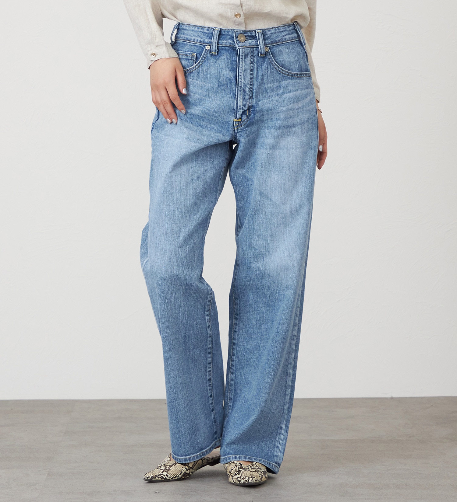 SOMETHING(サムシング)のSOMETHING ELSA NOUVEAU LOOSE STRAIGHT/ルーズストレートデニムパンツ|パンツ/デニム/ジーンズパンツ/レディース|淡色ブルー