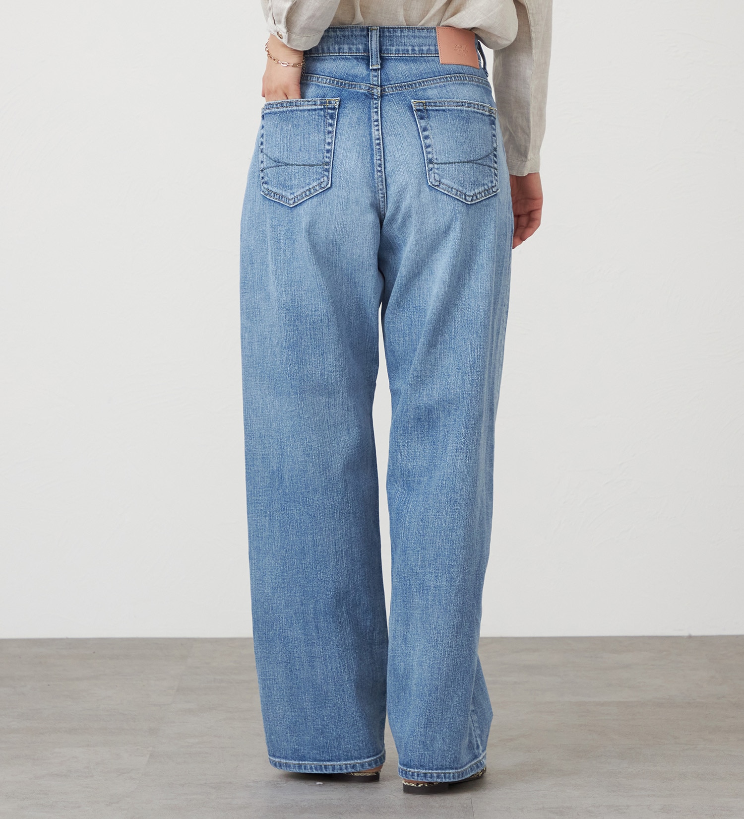 SOMETHING(サムシング)のSOMETHING ELSA NOUVEAU LOOSE STRAIGHT/ルーズストレートデニムパンツ|パンツ/デニム/ジーンズパンツ/レディース|淡色ブルー