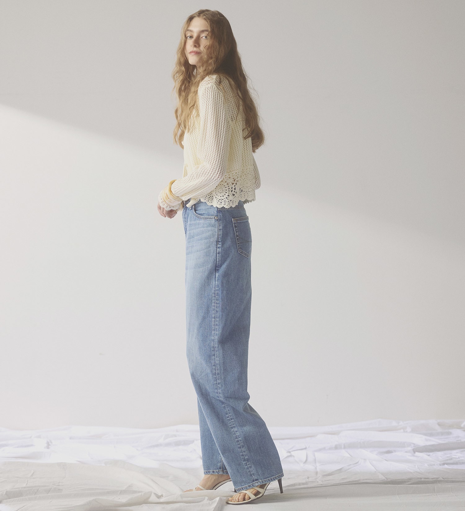 SOMETHING(サムシング)のSOMETHING  CLAUDIA NOUVEAU CURVE/カーブデニムパンツ|パンツ/デニム/ジーンズパンツ/レディース|淡色ブルー