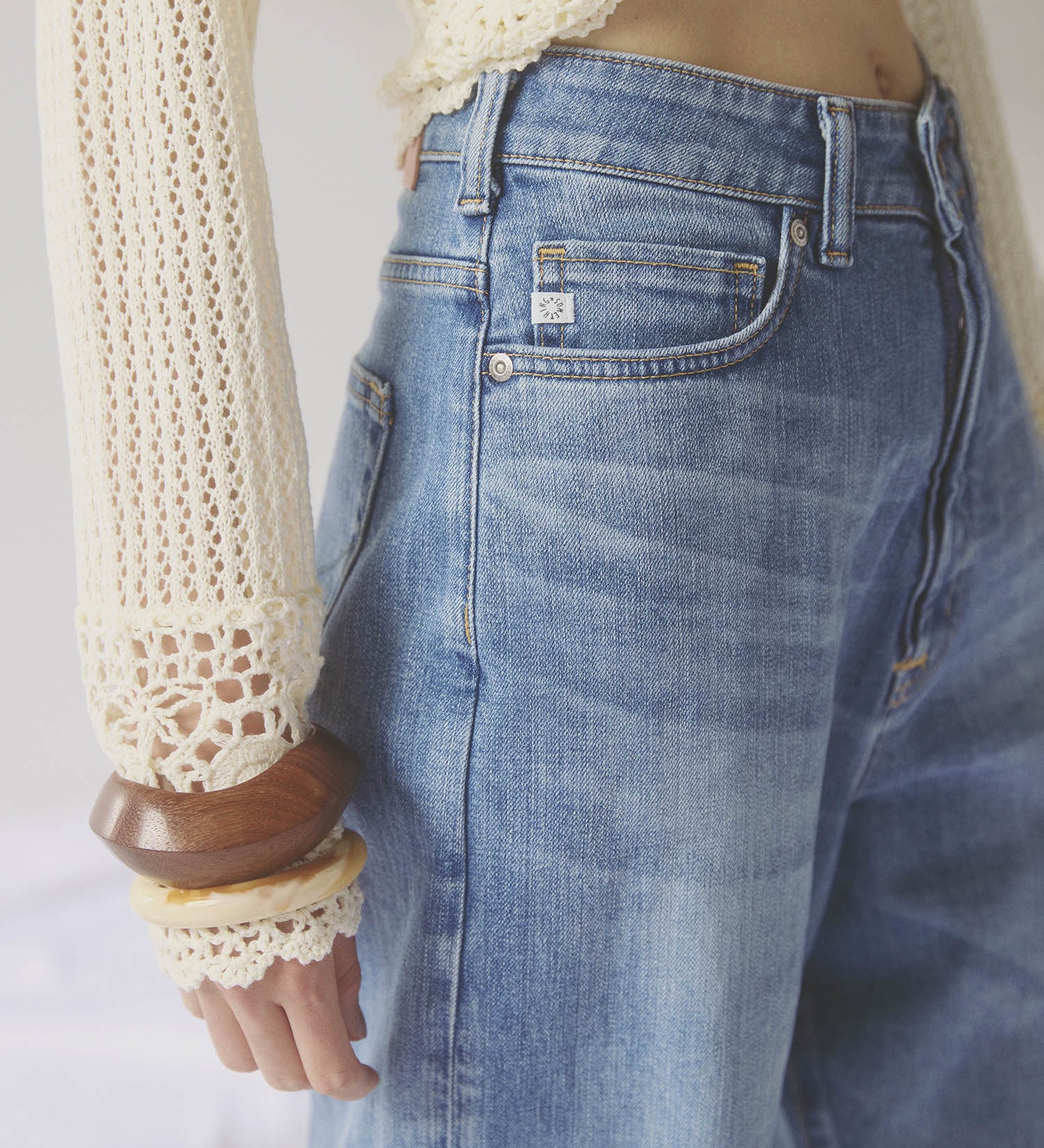 SOMETHING(サムシング)のSOMETHING  CLAUDIA NOUVEAU CURVE/カーブデニムパンツ|パンツ/デニム/ジーンズパンツ/レディース|淡色ブルー