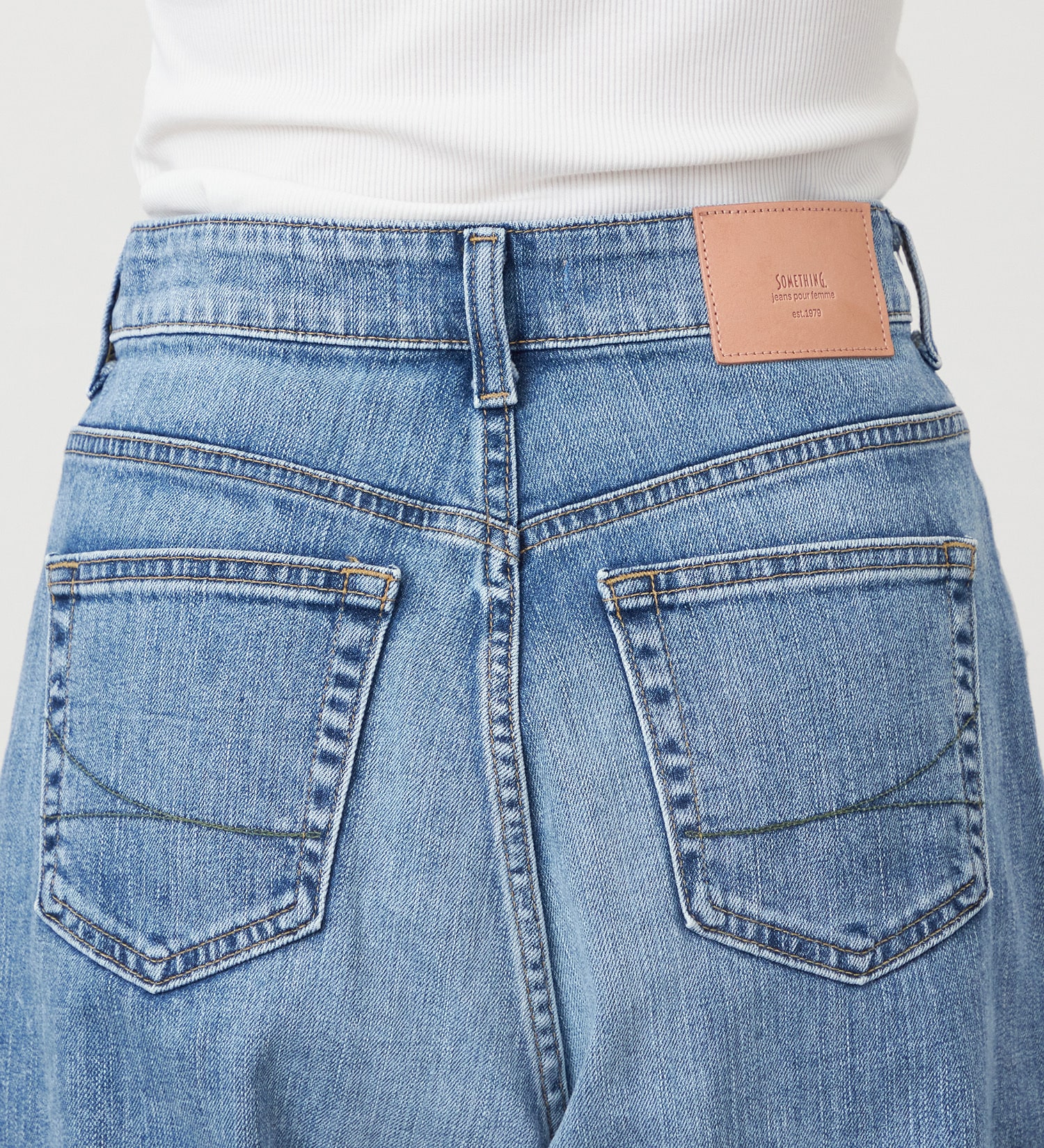 SOMETHING(サムシング)のSOMETHING  CLAUDIA NOUVEAU CURVE/カーブデニムパンツ|パンツ/デニム/ジーンズパンツ/レディース|淡色ブルー