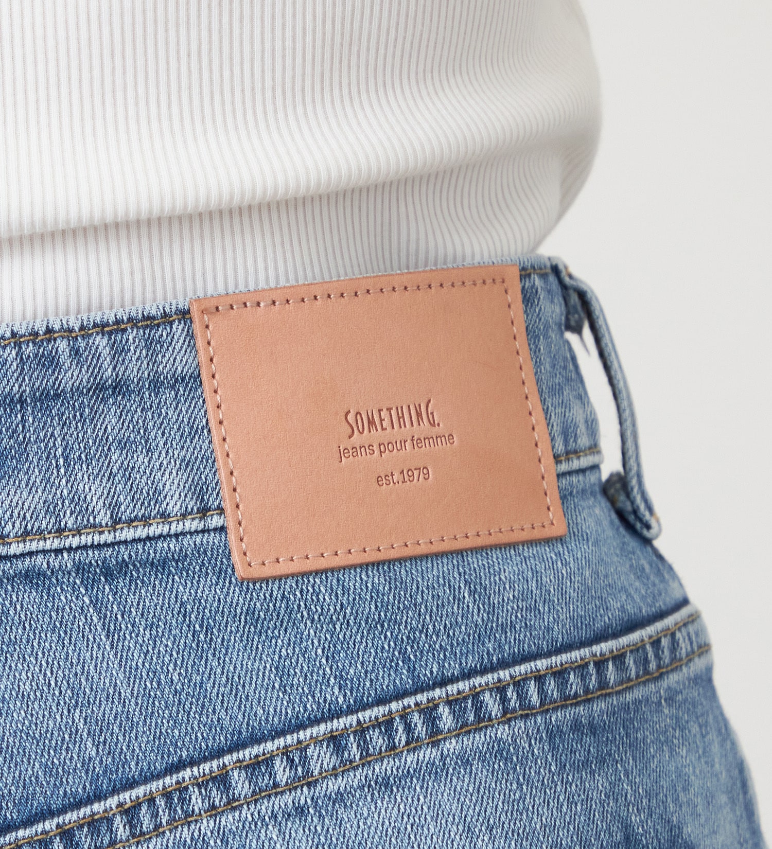 SOMETHING(サムシング)のSOMETHING  CLAUDIA NOUVEAU CURVE/カーブデニムパンツ|パンツ/デニム/ジーンズパンツ/レディース|淡色ブルー