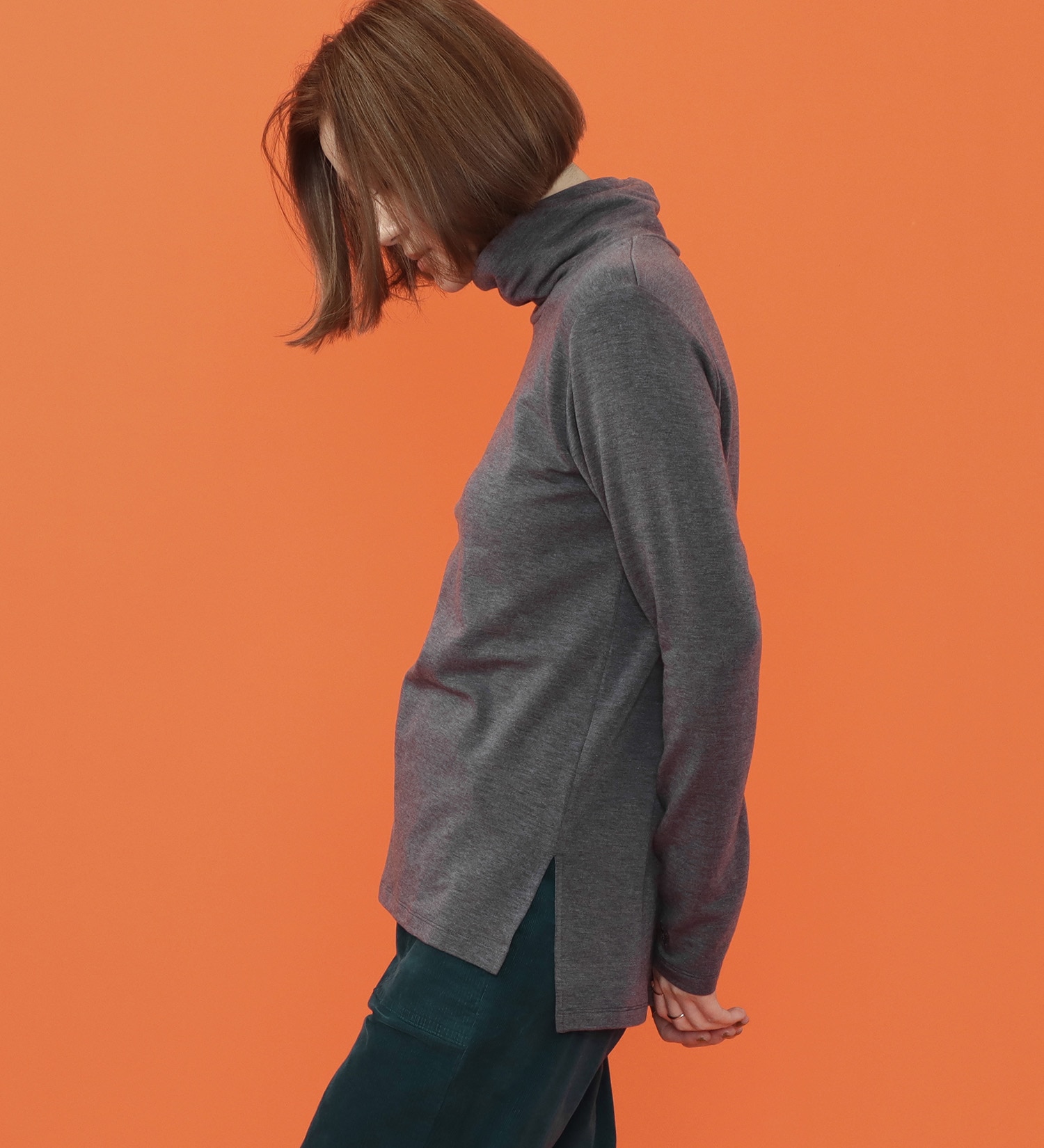 SOMETHING(サムシング)のSOMETHING BODY FIRE タートルネックカットソー【長袖】|トップス/Tシャツ/カットソー/レディース|チャコールグレー