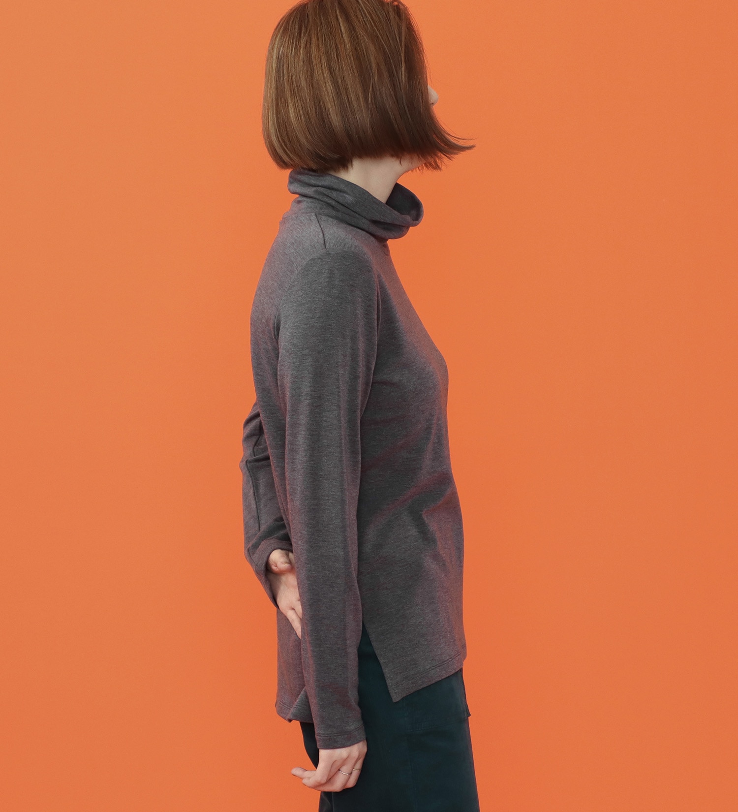 SOMETHING(サムシング)のSOMETHING BODY FIRE タートルネックカットソー【長袖】|トップス/Tシャツ/カットソー/レディース|チャコールグレー