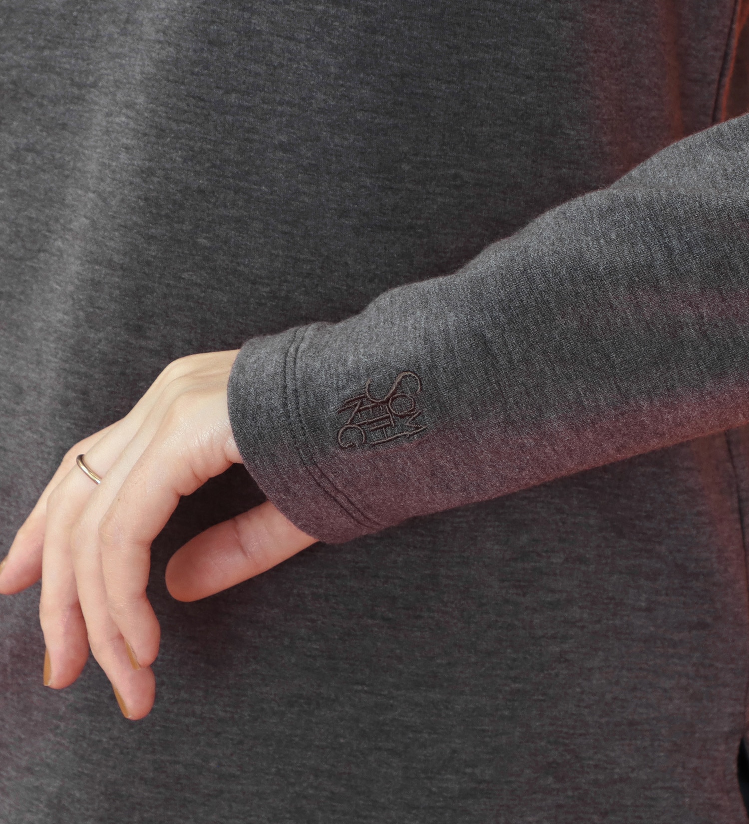 SOMETHING(サムシング)のSOMETHING BODY FIRE タートルネックカットソー【長袖】|トップス/Tシャツ/カットソー/レディース|チャコールグレー