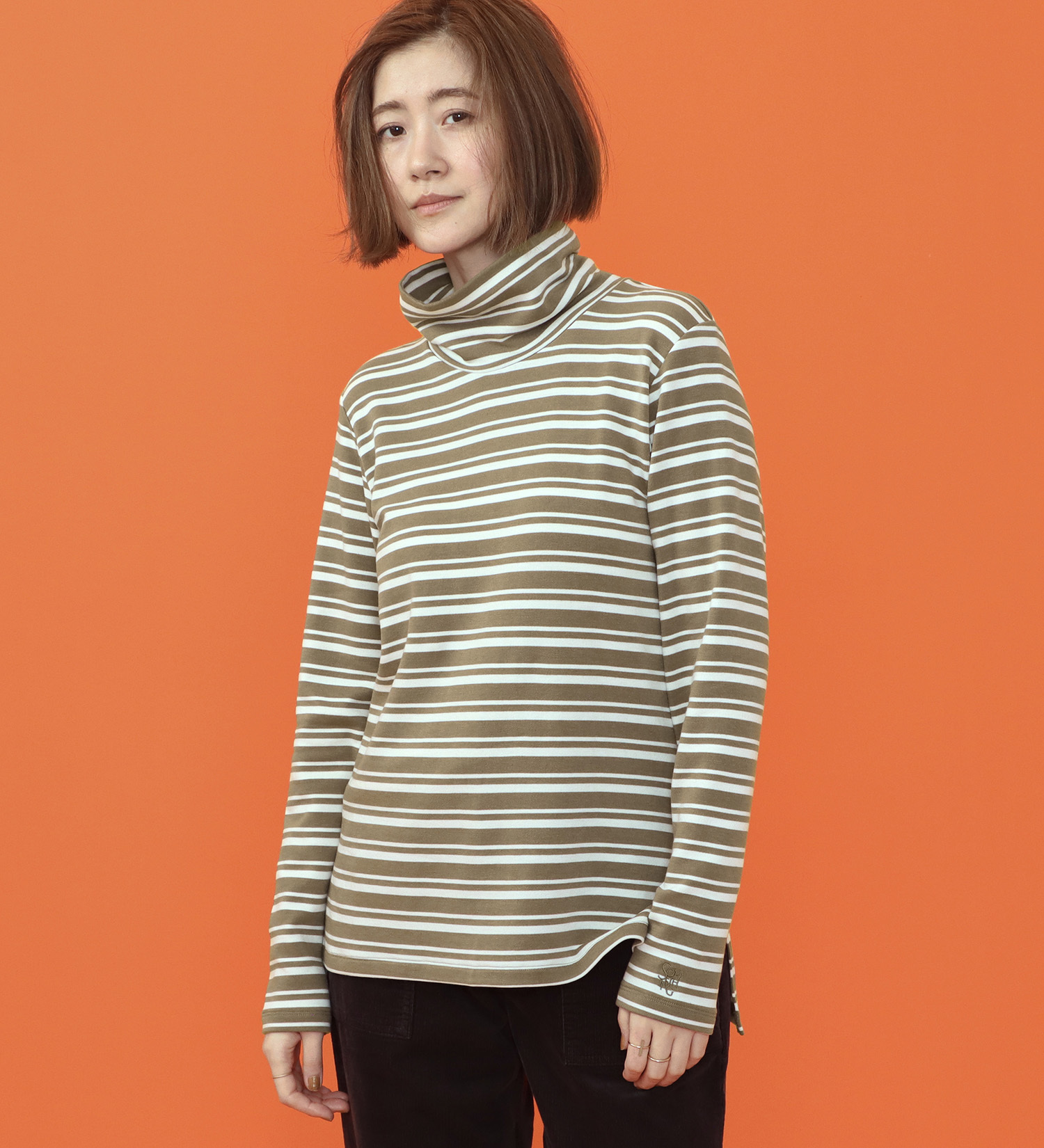 SOMETHING(サムシング)のSOMETHING BODY FIRE タートルネックカットソー【長袖】|トップス/Tシャツ/カットソー/レディース|ライトカーキ