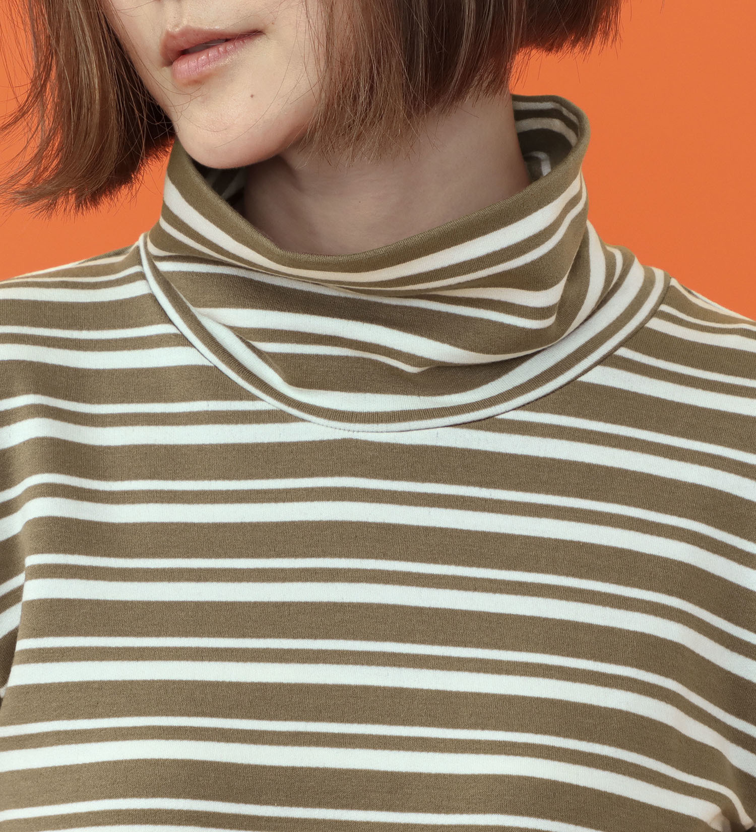 SOMETHING(サムシング)のSOMETHING BODY FIRE タートルネックカットソー【長袖】|トップス/Tシャツ/カットソー/レディース|ライトカーキ