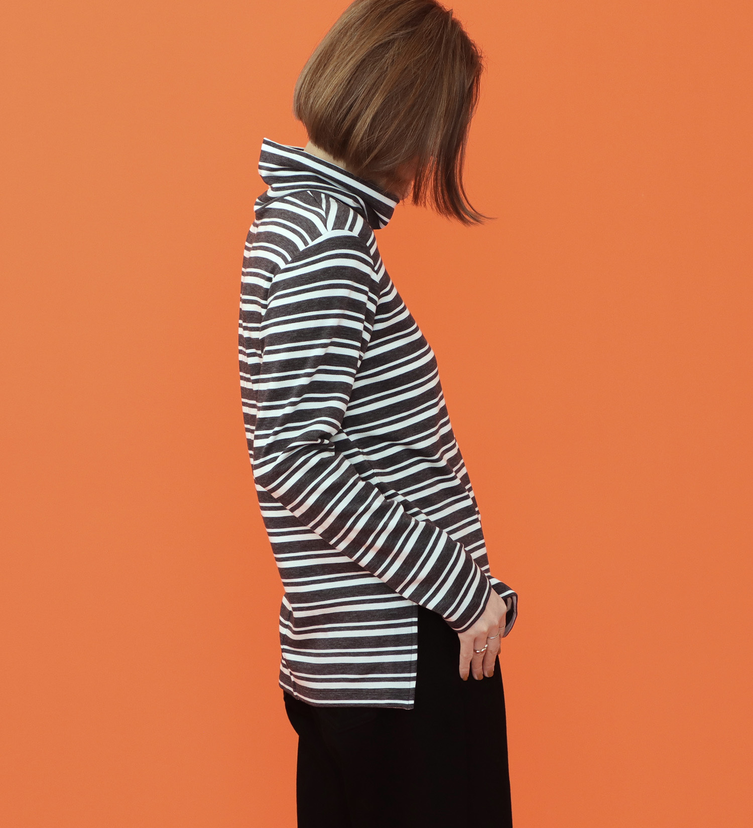 SOMETHING(サムシング)のSOMETHING BODY FIRE タートルネックカットソー【長袖】|トップス/Tシャツ/カットソー/レディース|チャコールグレー