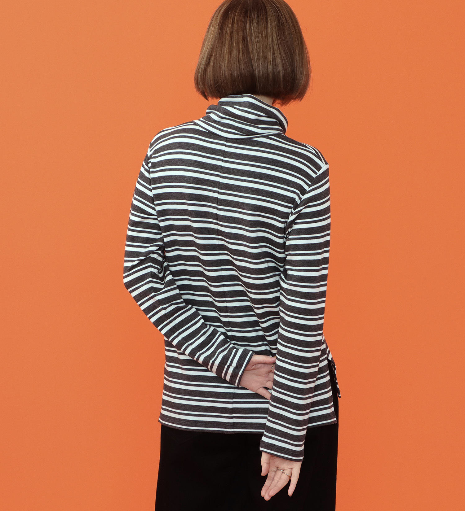 SOMETHING(サムシング)のSOMETHING BODY FIRE タートルネックカットソー【長袖】|トップス/Tシャツ/カットソー/レディース|チャコールグレー