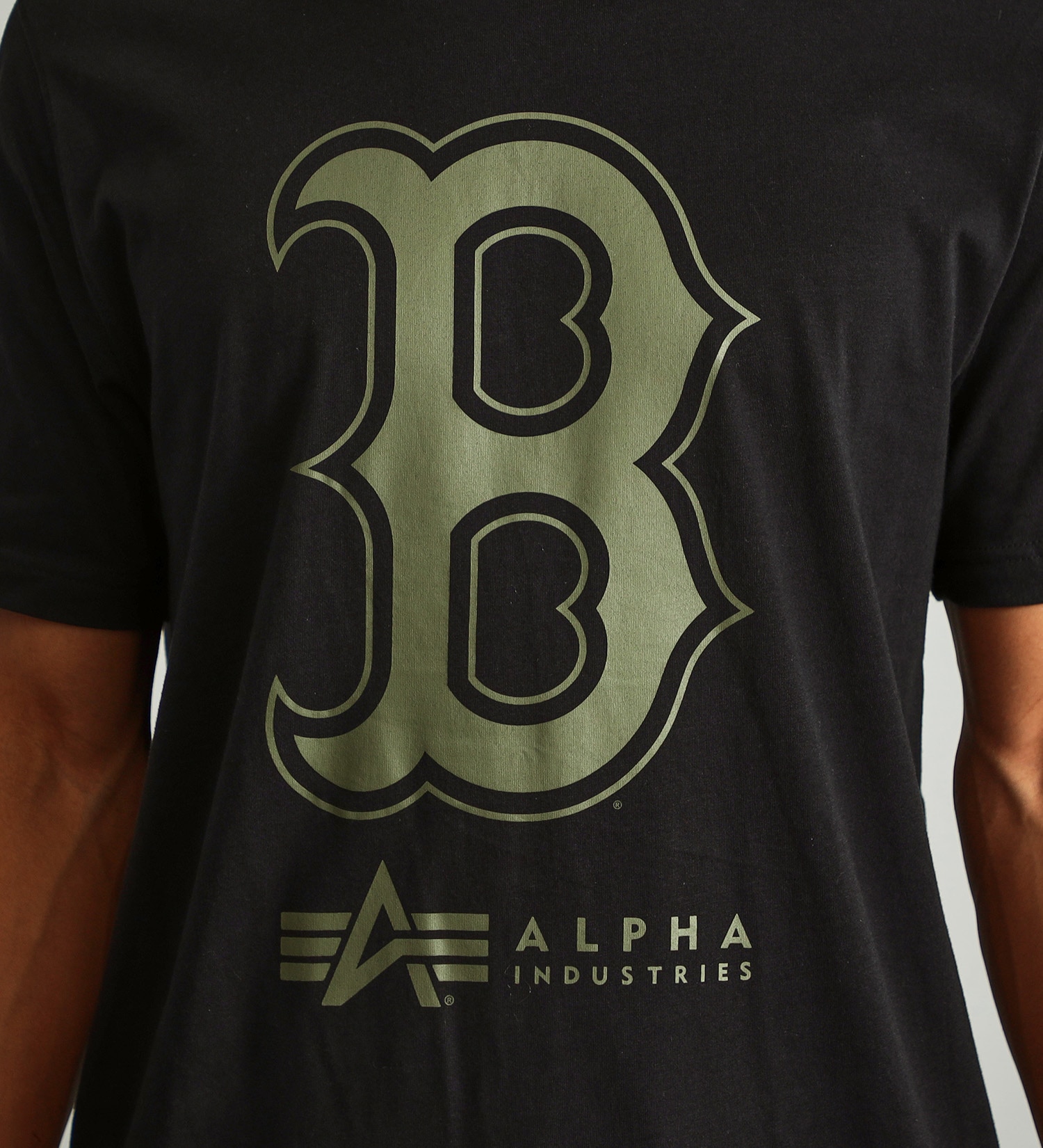 ALPHA(アルファ)の【MLB X ALPHA X NEW ERA】Tシャツ（BOSTON RED SOX）|トップス/Tシャツ/カットソー/メンズ|ブラック
