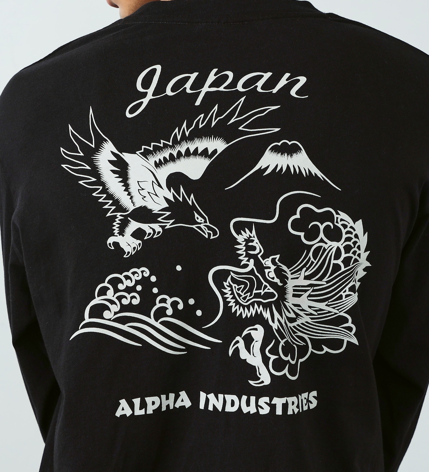 ALPHA(アルファ)のスーベニアバックプリント長袖Tシャツ|トップス/Tシャツ/カットソー/メンズ|ブラック