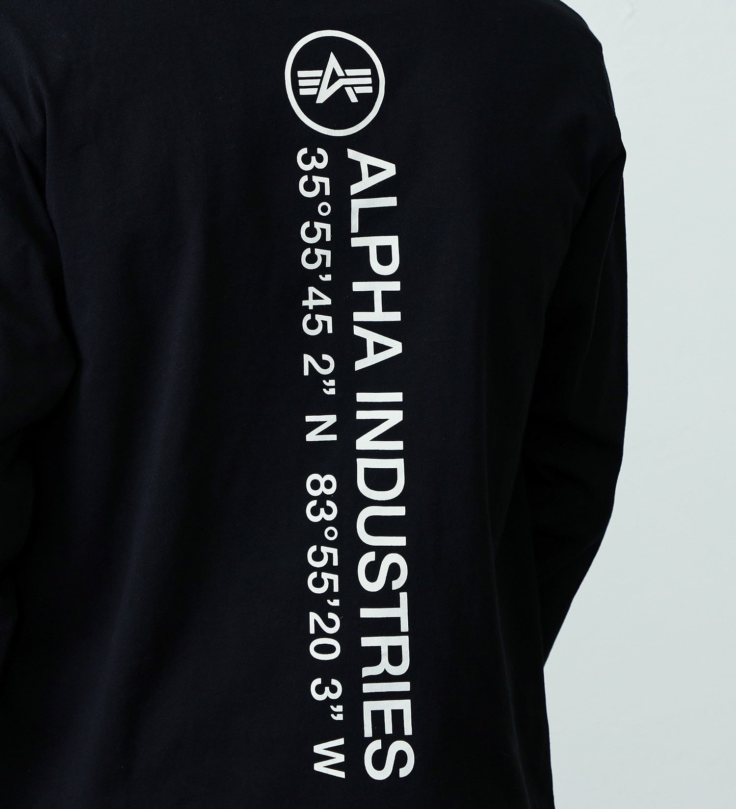 ALPHA(アルファ)の【おまとめ割対象】袖ロゴ バックプリント長袖Tシャツ|トップス/Tシャツ/カットソー/メンズ|ブラック
