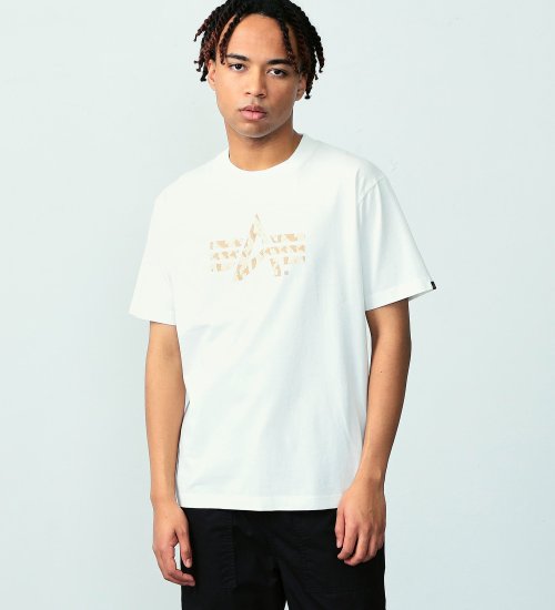ALPHA(アルファ)のAマークロゴプリントTシャツ 半袖(デザートカモ柄)|トップス/Tシャツ/カットソー/メンズ|ホワイト