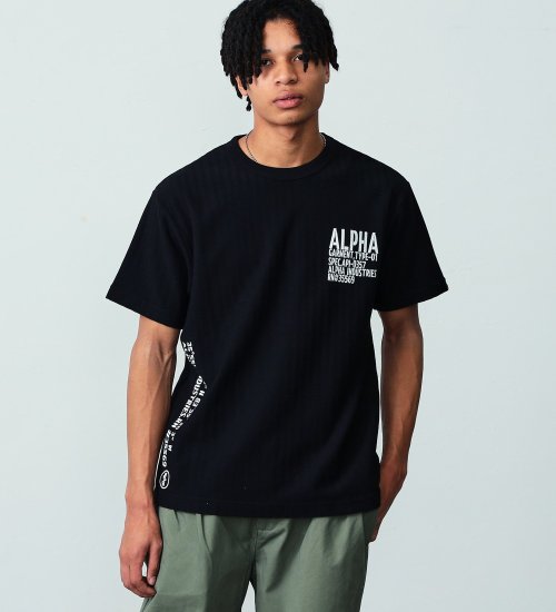 ALPHA(アルファ)のヘリンボーン ステンシル風プリントTシャツ 半袖|トップス/Tシャツ/カットソー/メンズ|ブラック