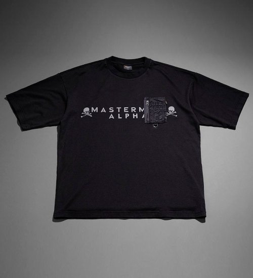 の【MASTERMIND x ALPHA】ユーティリティーポケット半袖Tシャツ|//|ブラック