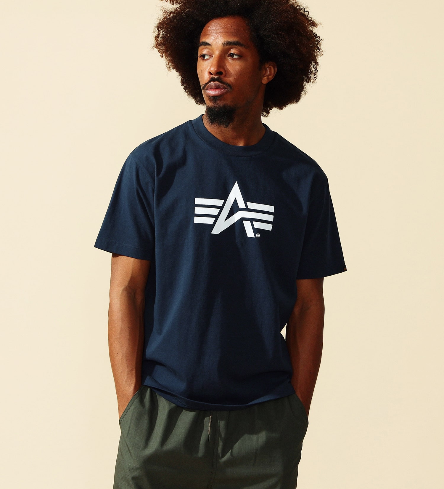 ALPHA(アルファ)のAマークロゴプリントTシャツ 半袖|トップス/Tシャツ/カットソー/メンズ|ネイビー
