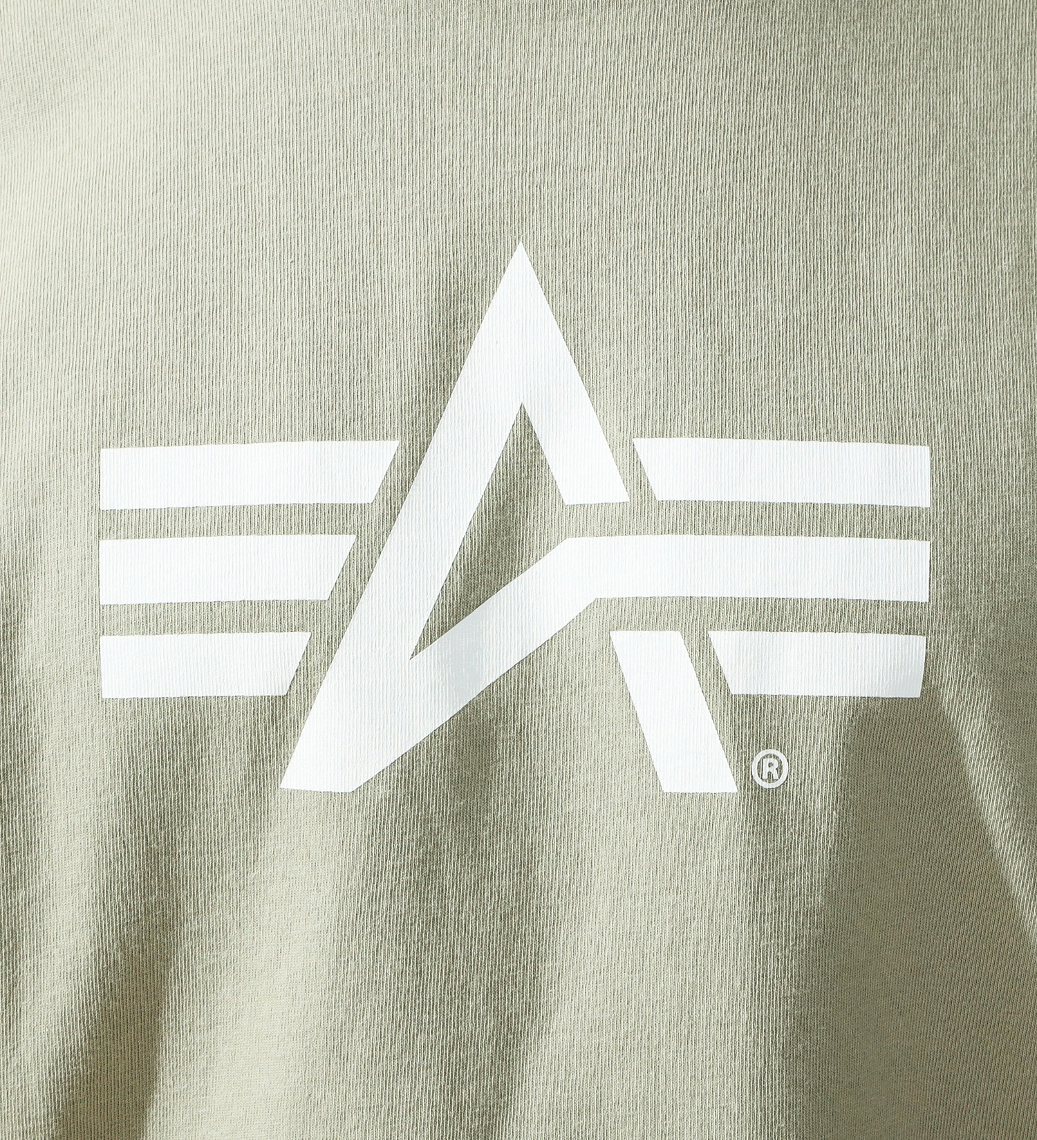 ALPHA(アルファ)のAマークロゴプリントTシャツ 半袖|トップス/Tシャツ/カットソー/メンズ|カーキ