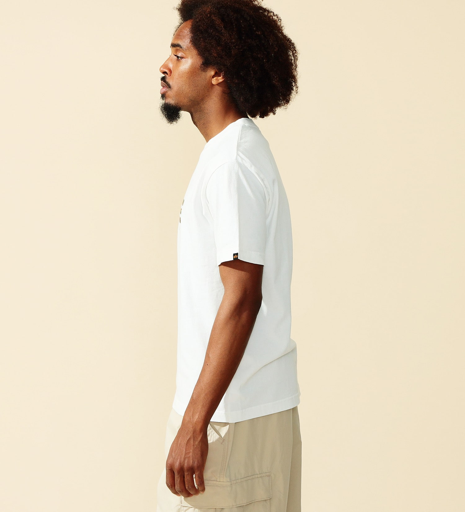 ALPHA(アルファ)のAマークロゴプリントTシャツ 半袖 (グリーンフロッグスキンカモ)|トップス/Tシャツ/カットソー/メンズ|ホワイト