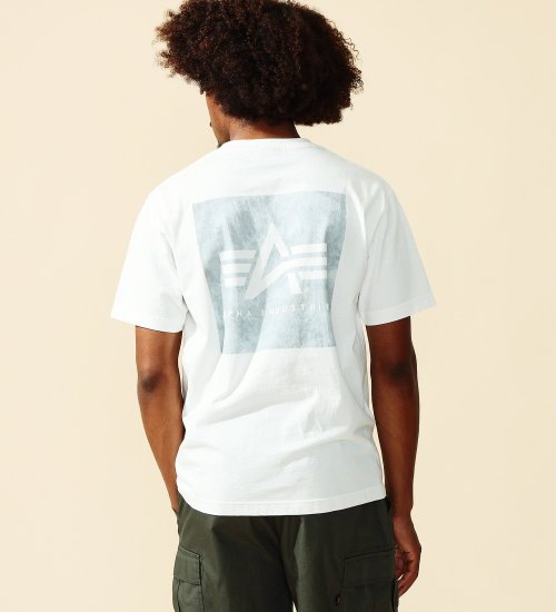 ALPHA(アルファ)の【ポイントアップ対象】バックプリントBOXロゴTシャツ 半袖|トップス/Tシャツ/カットソー/メンズ|ホワイト