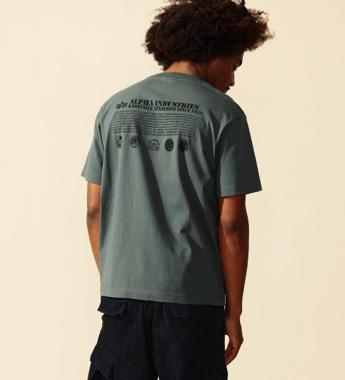 ALPHA(アルファ)の【ポイントアップ対象】DRESSCODE バックプリントTシャツ 半袖|トップス/Tシャツ/カットソー/メンズ|グレー